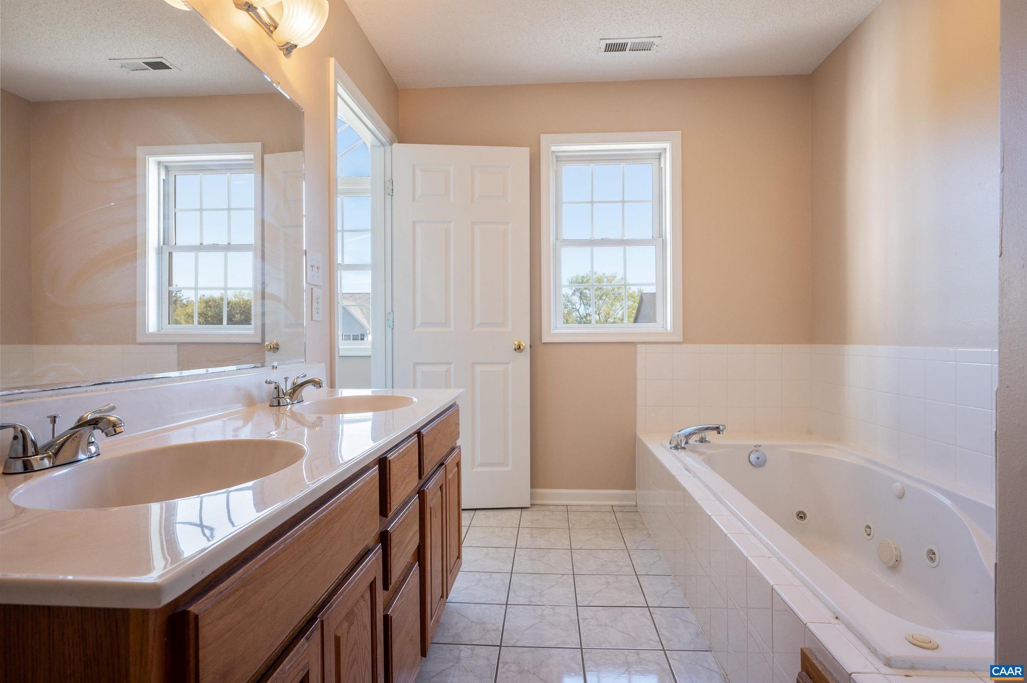 EMERALD HILLS - Residential