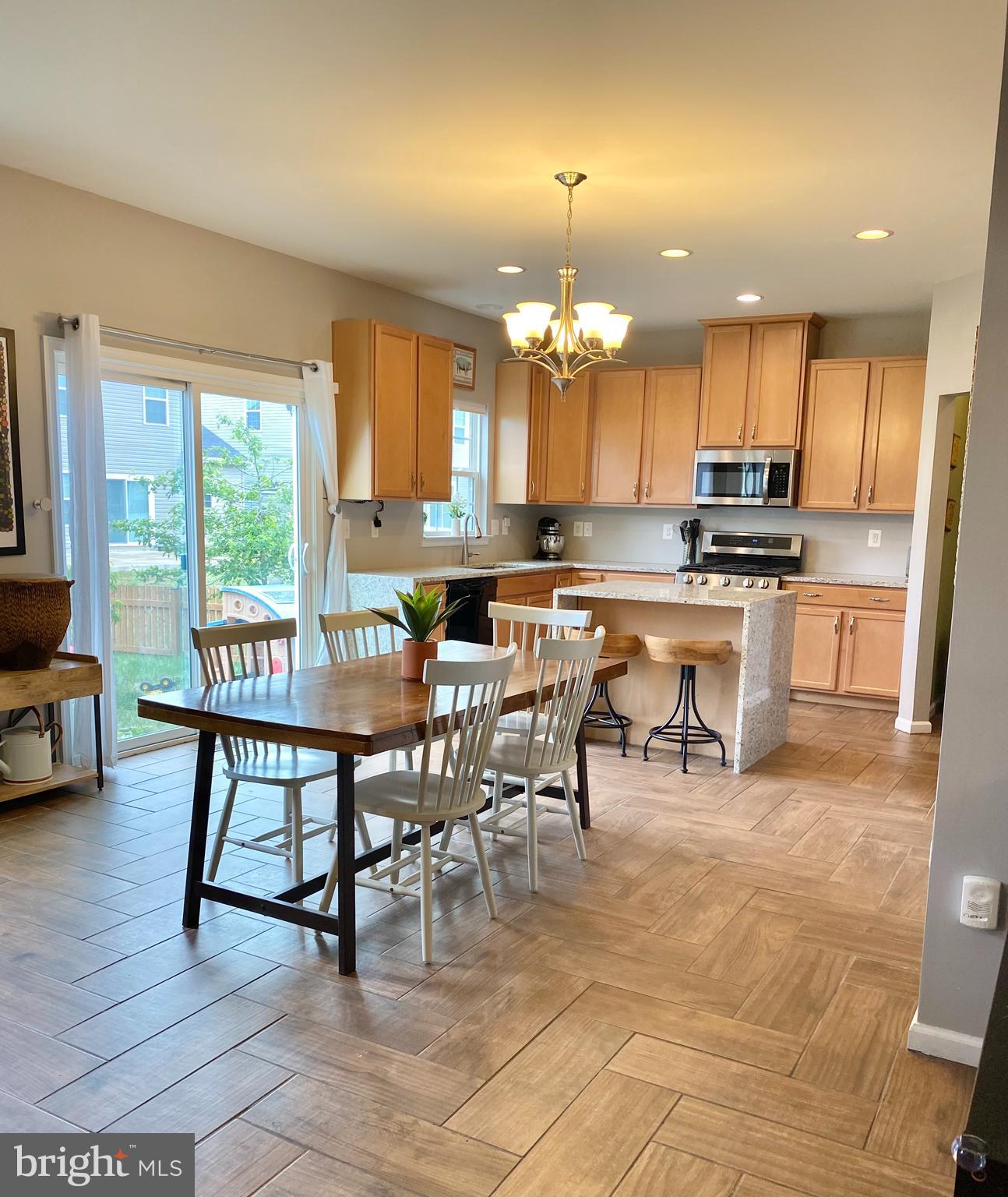 LEE'S PARKE - Residential Lease