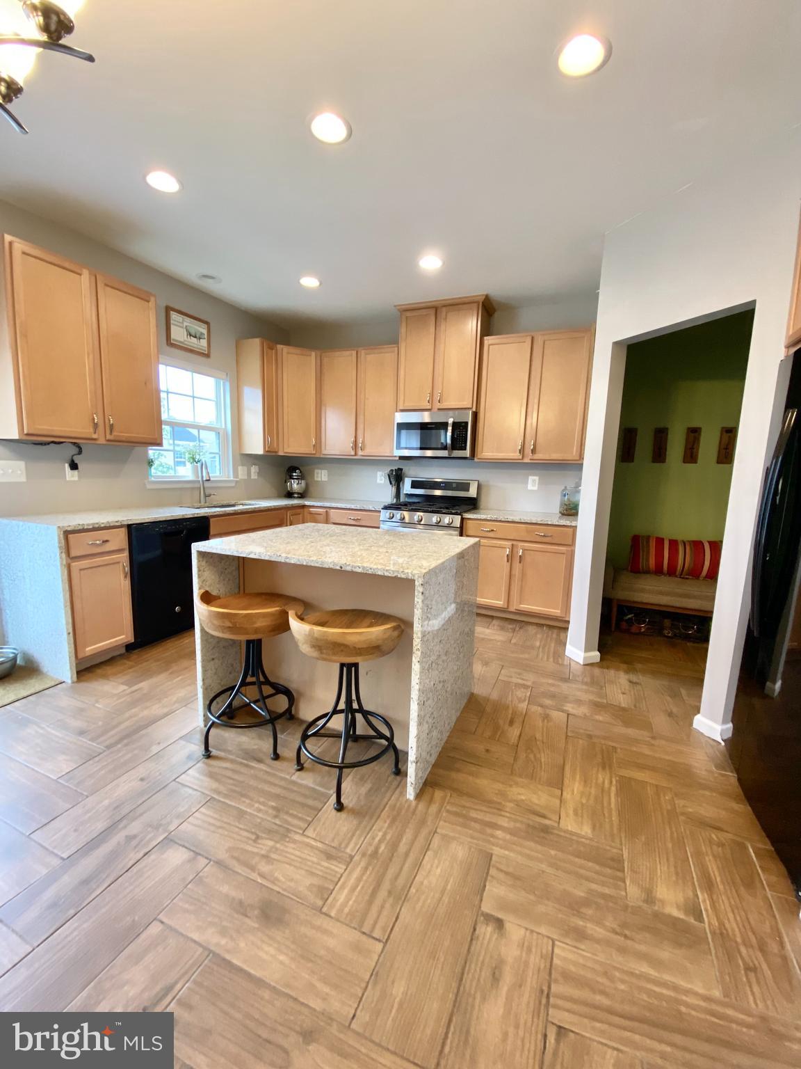 LEE'S PARKE - Residential Lease