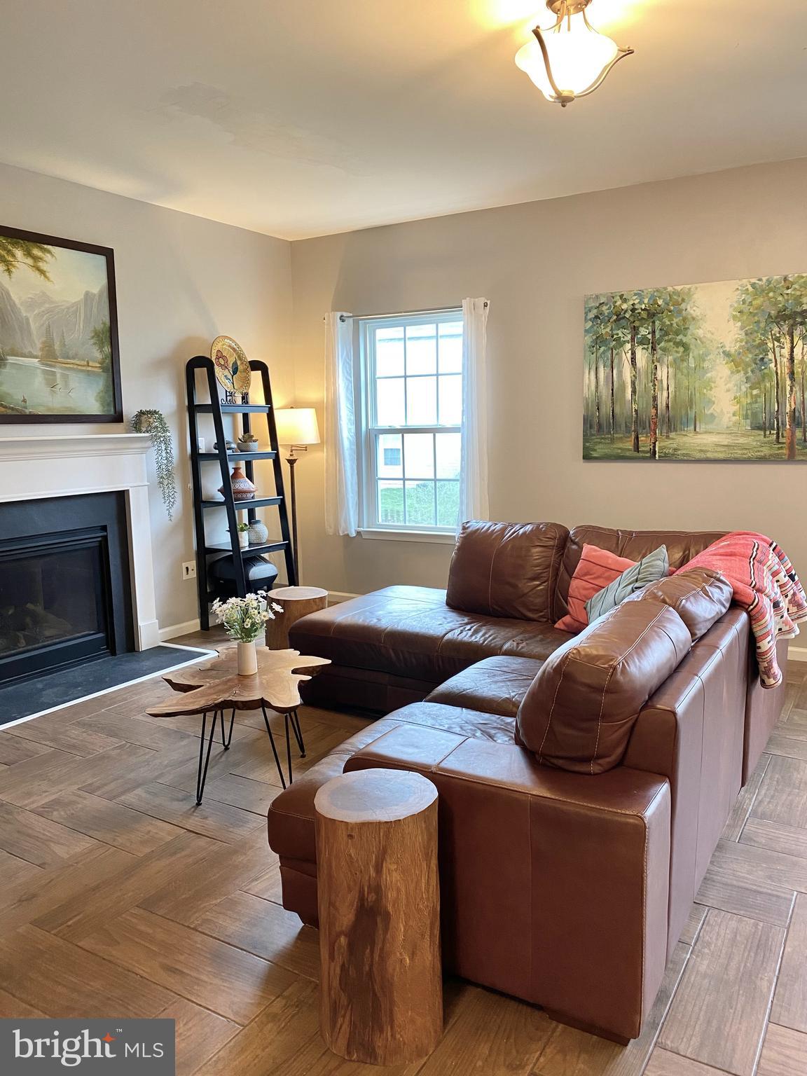 LEE'S PARKE - Residential Lease