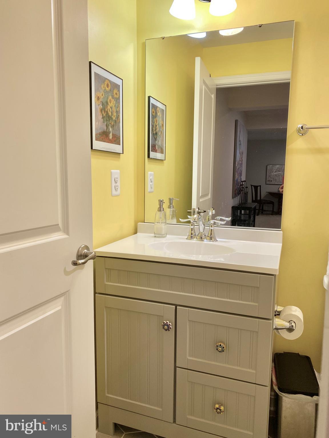 LEE'S PARKE - Residential Lease