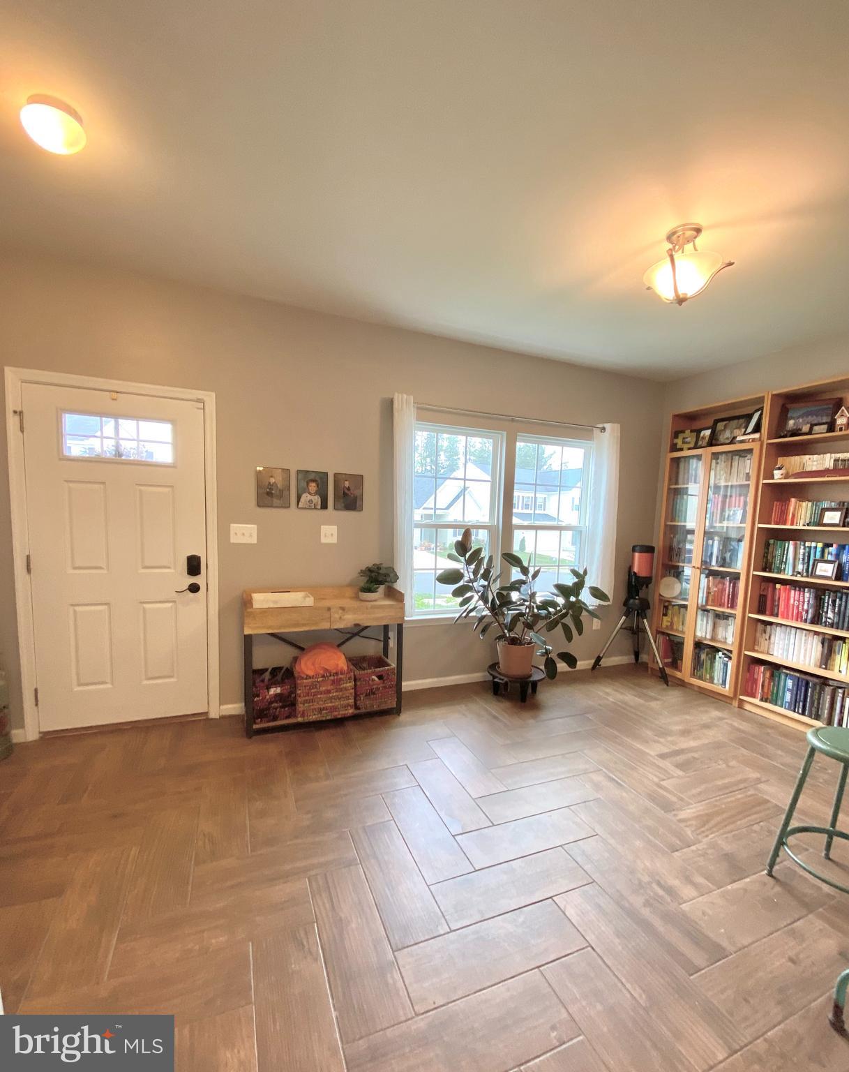 LEE'S PARKE - Residential Lease