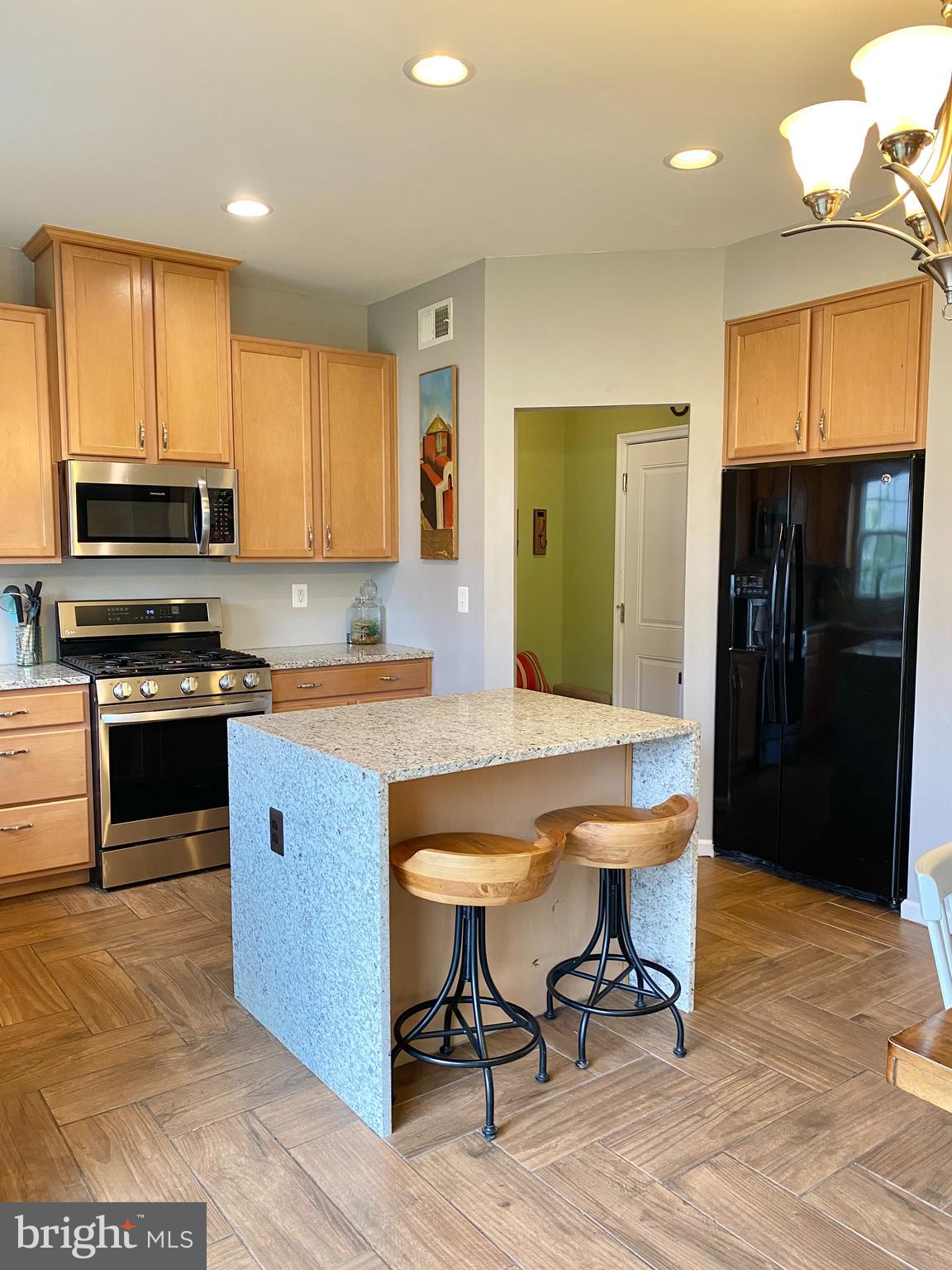 LEE'S PARKE - Residential Lease