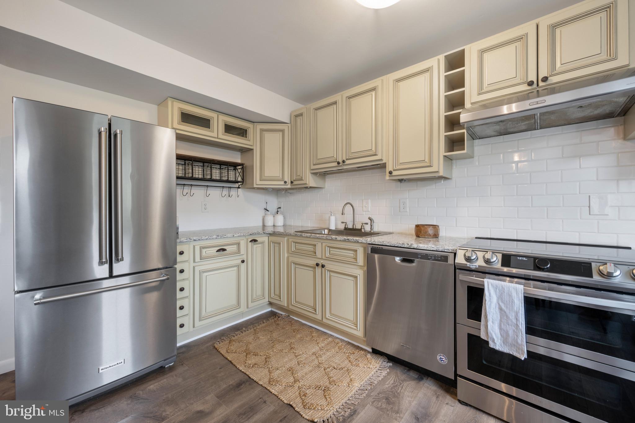 FRIENDLY ACRES - Residential