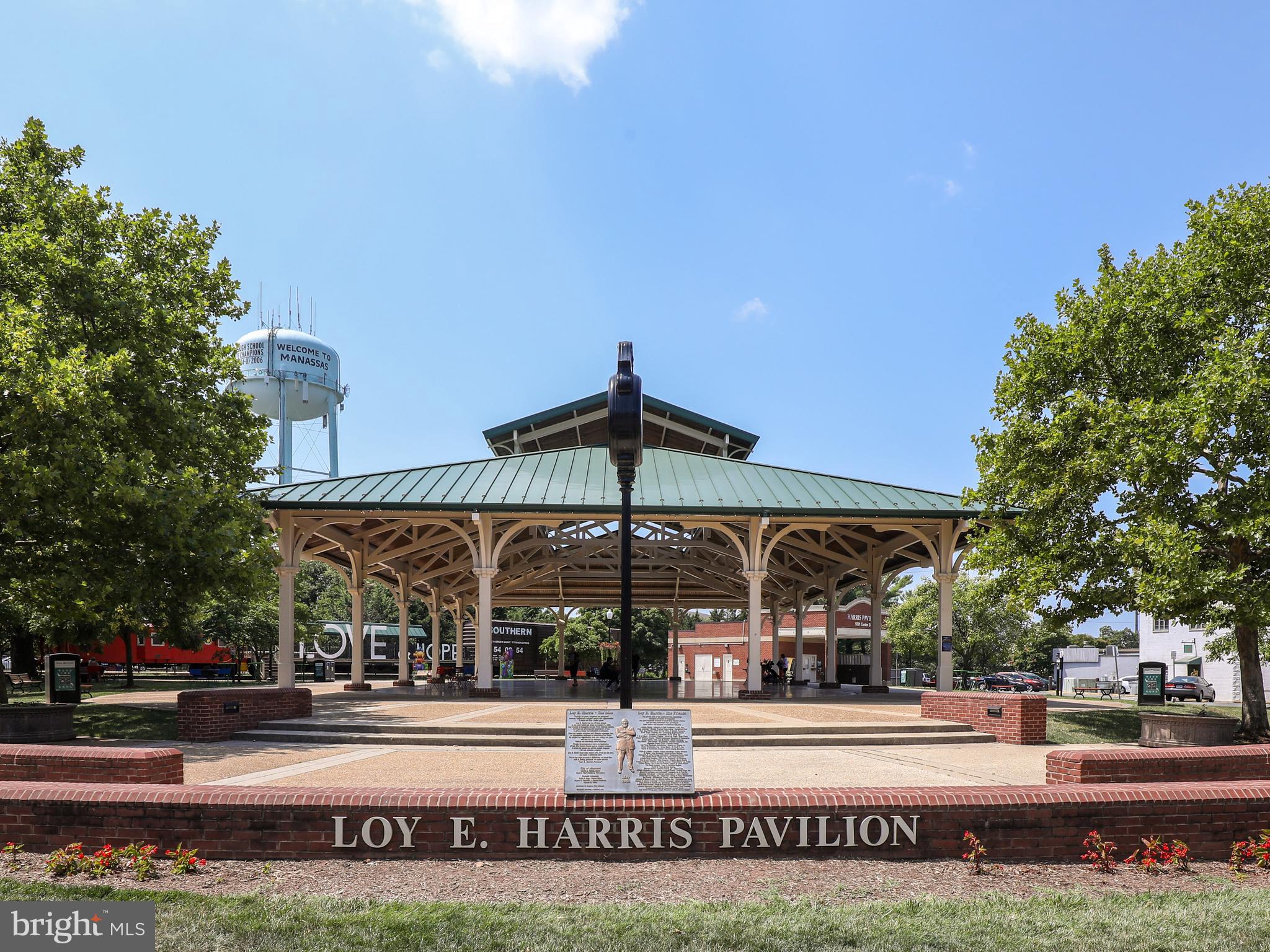 BRADLEY SQUARE - Residential