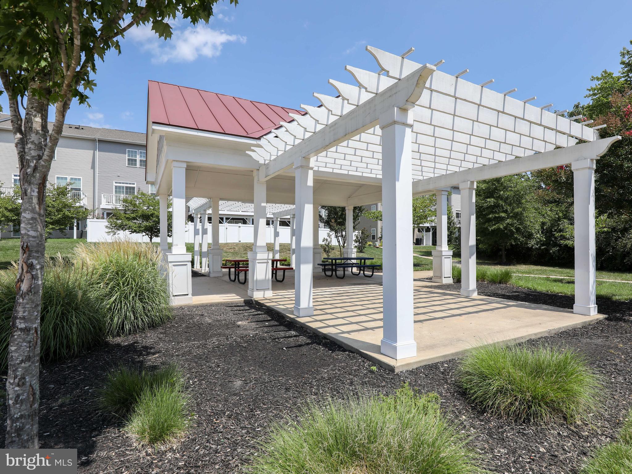 BRADLEY SQUARE - Residential