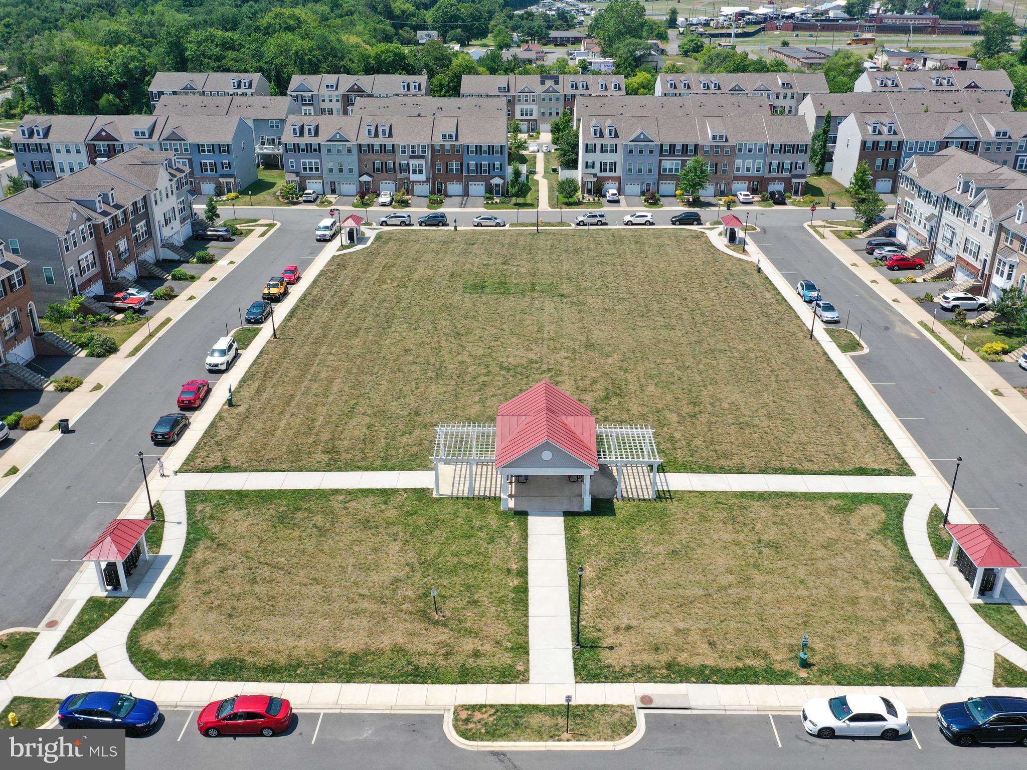 BRADLEY SQUARE - Residential