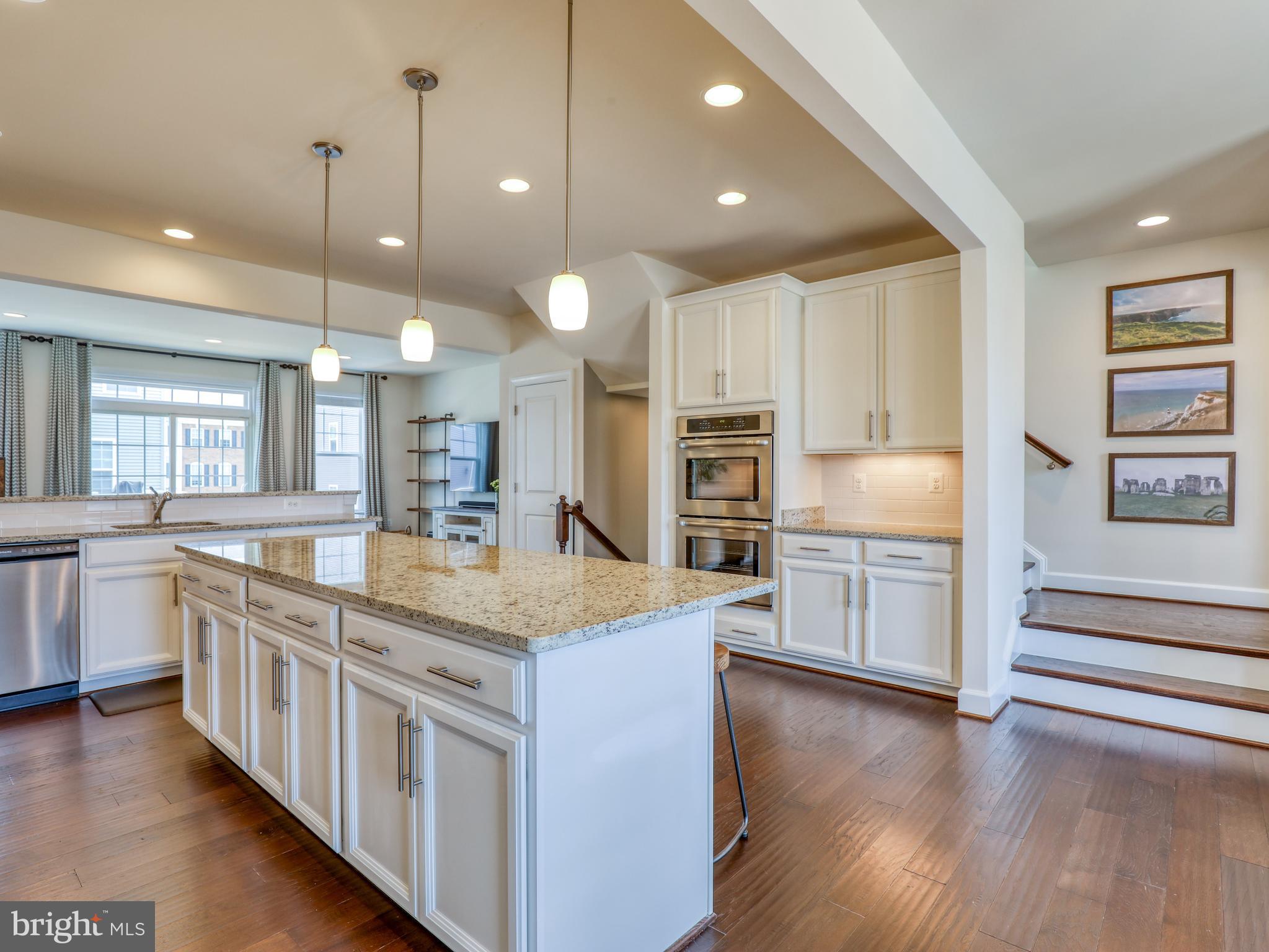 BRADLEY SQUARE - Residential