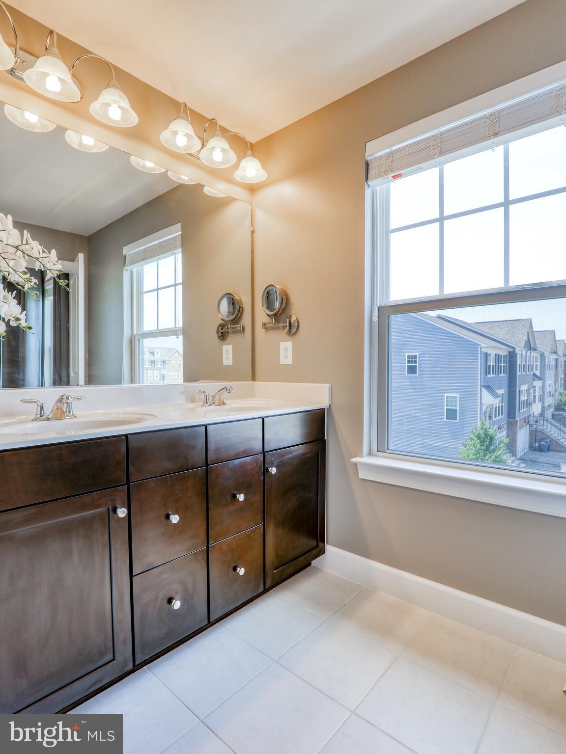 BRADLEY SQUARE - Residential