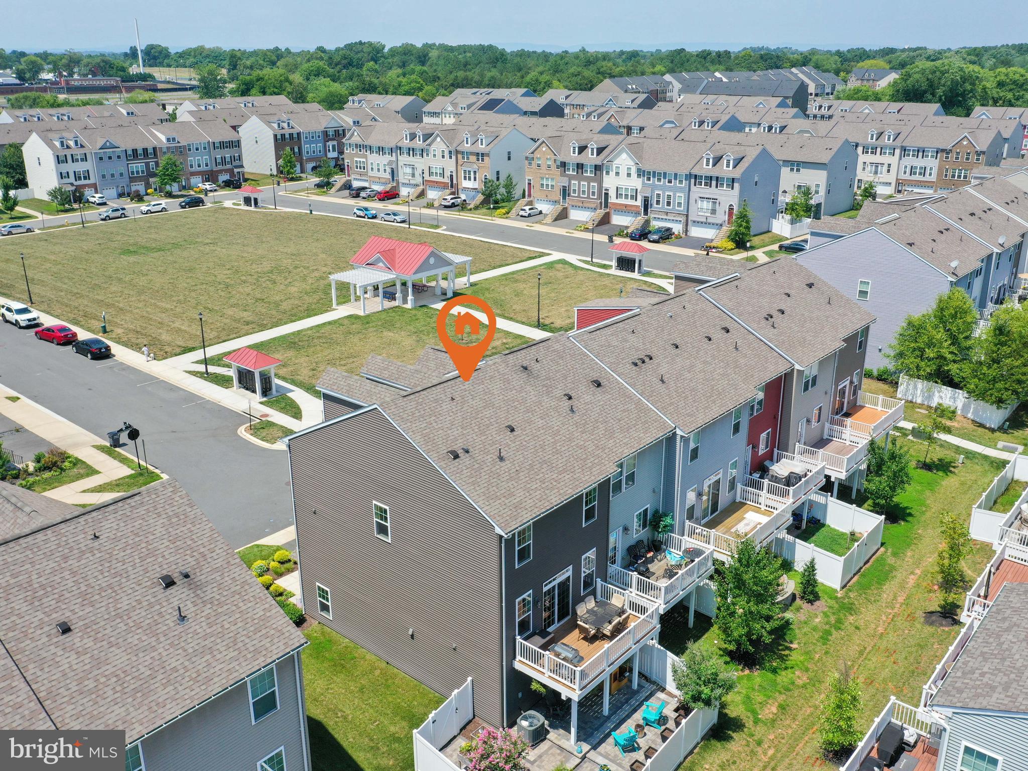 BRADLEY SQUARE - Residential