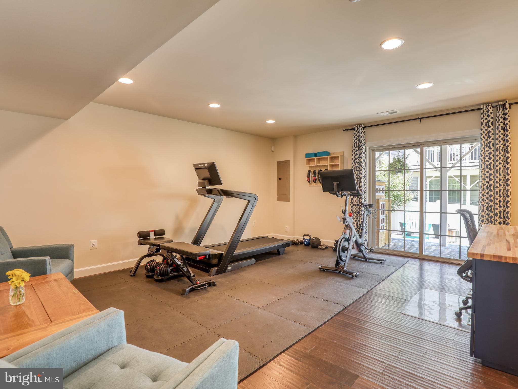 BRADLEY SQUARE - Residential