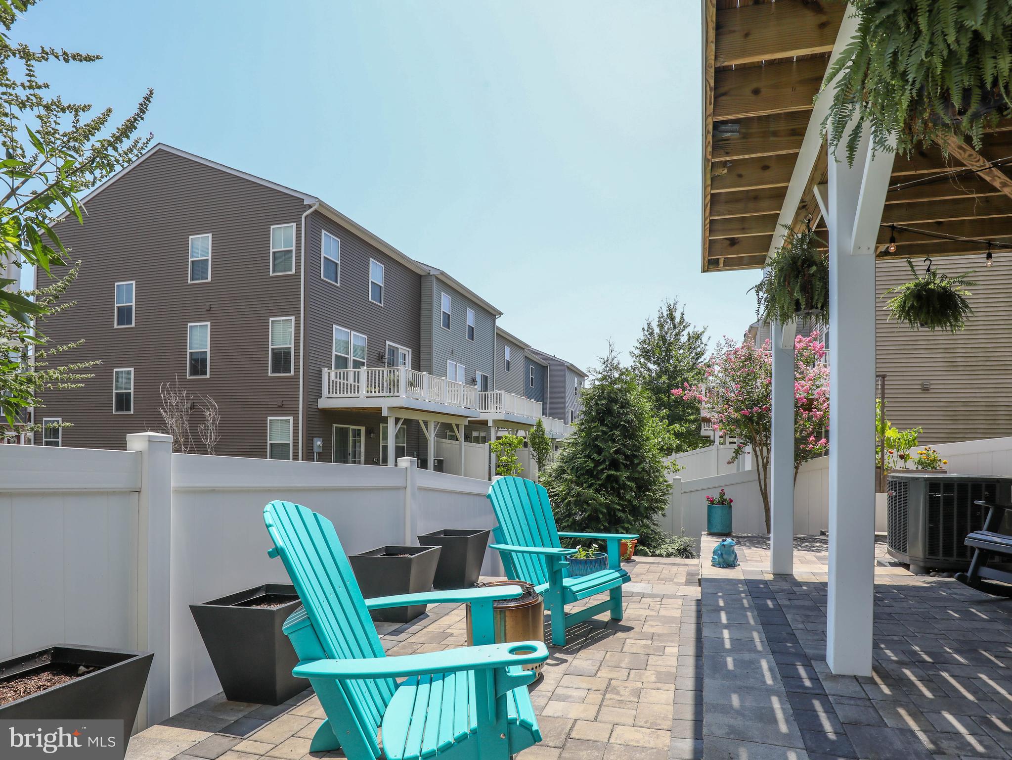 BRADLEY SQUARE - Residential