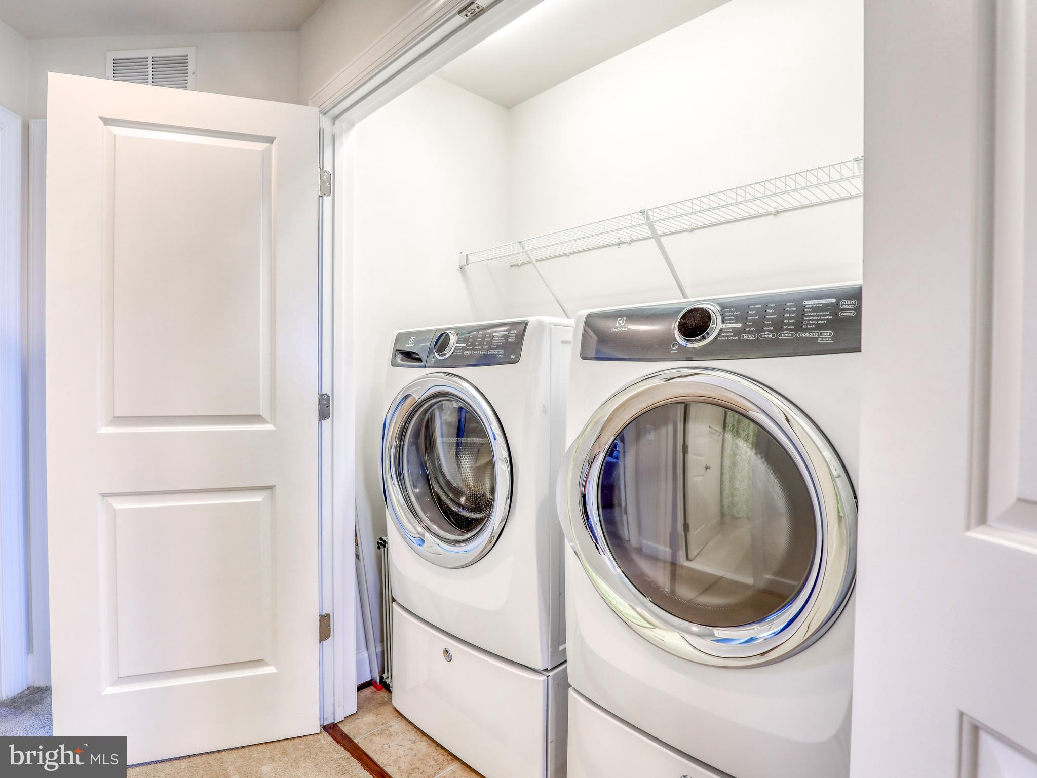 BRADLEY SQUARE - Residential