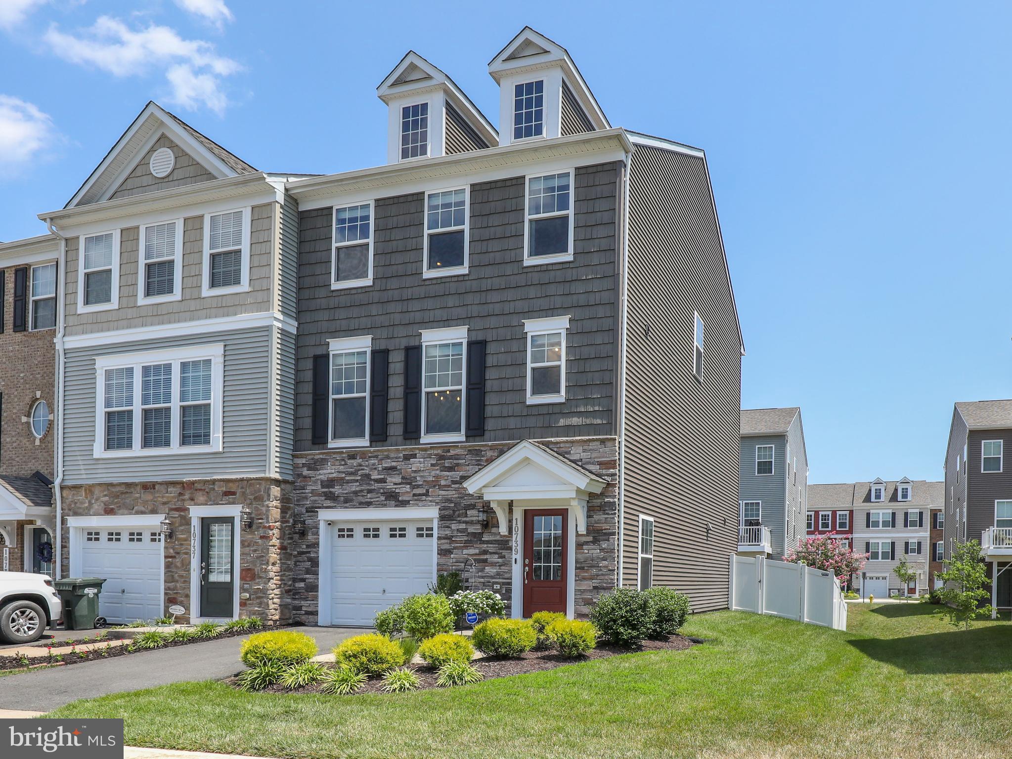 BRADLEY SQUARE - Residential