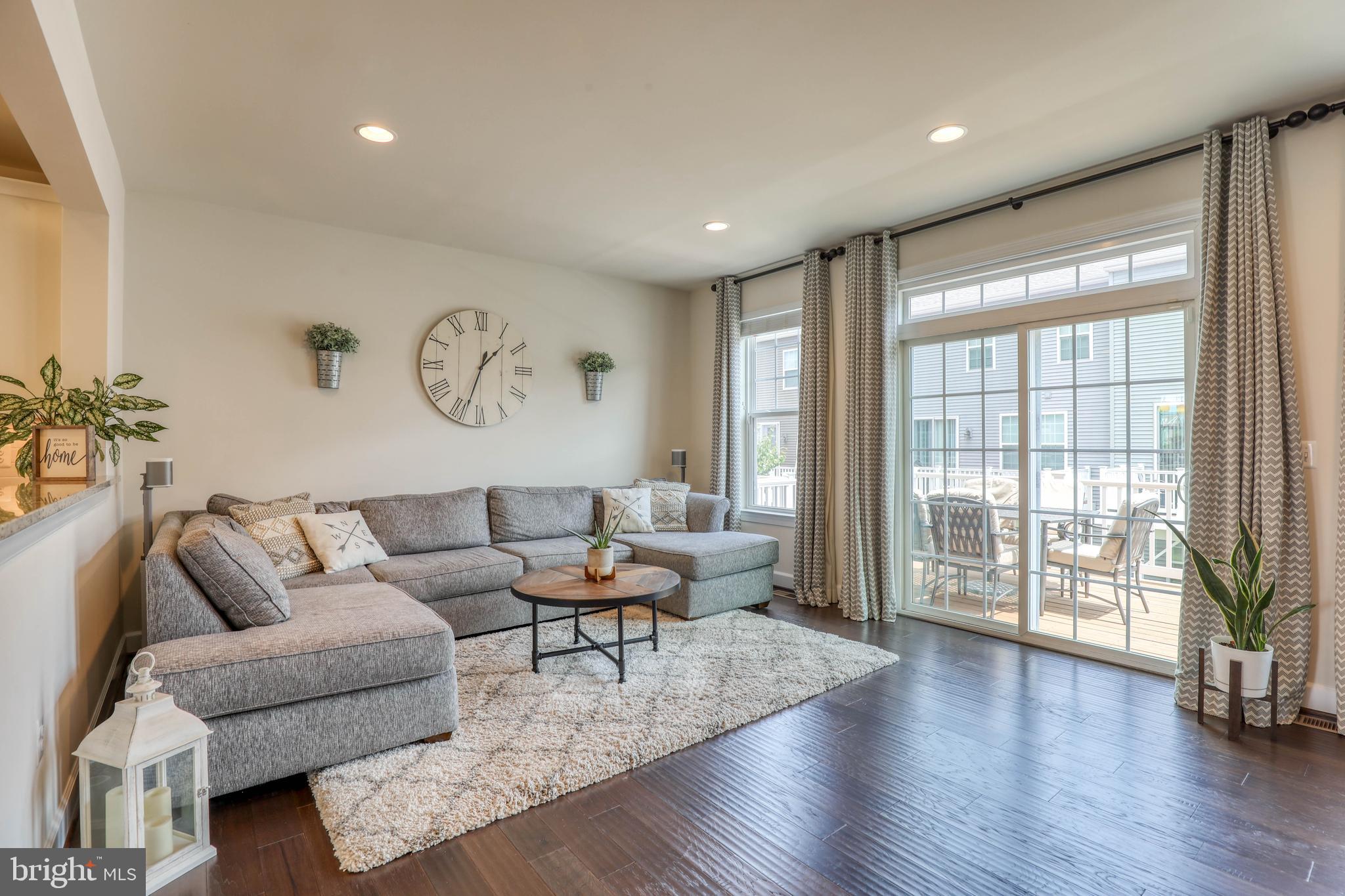 BRADLEY SQUARE - Residential