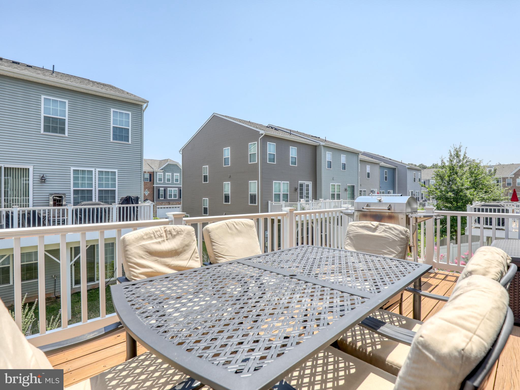 BRADLEY SQUARE - Residential