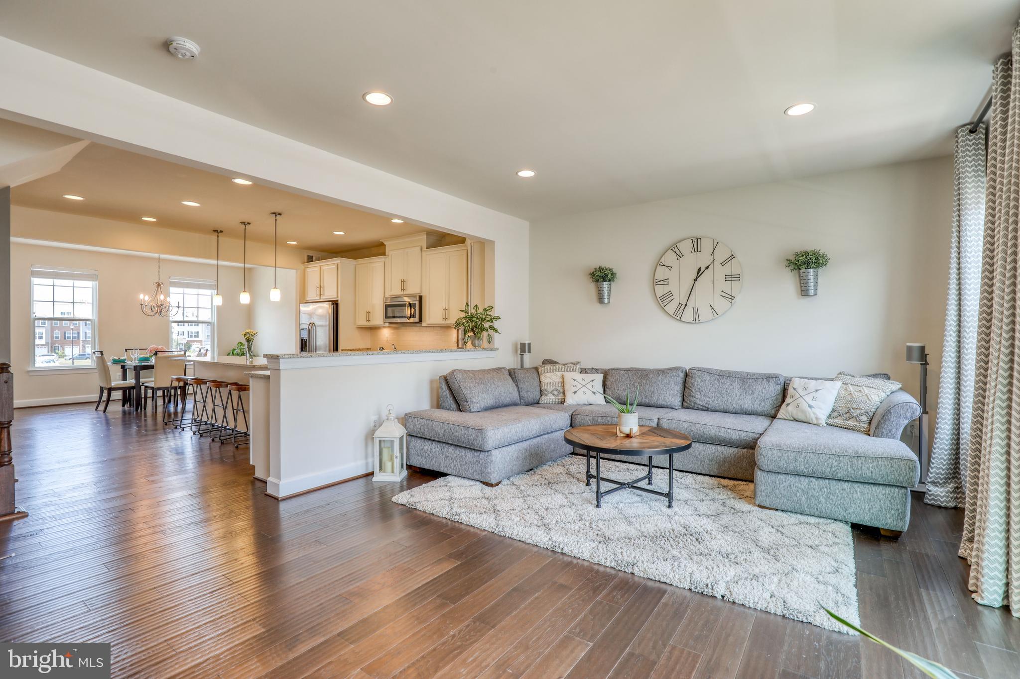 BRADLEY SQUARE - Residential