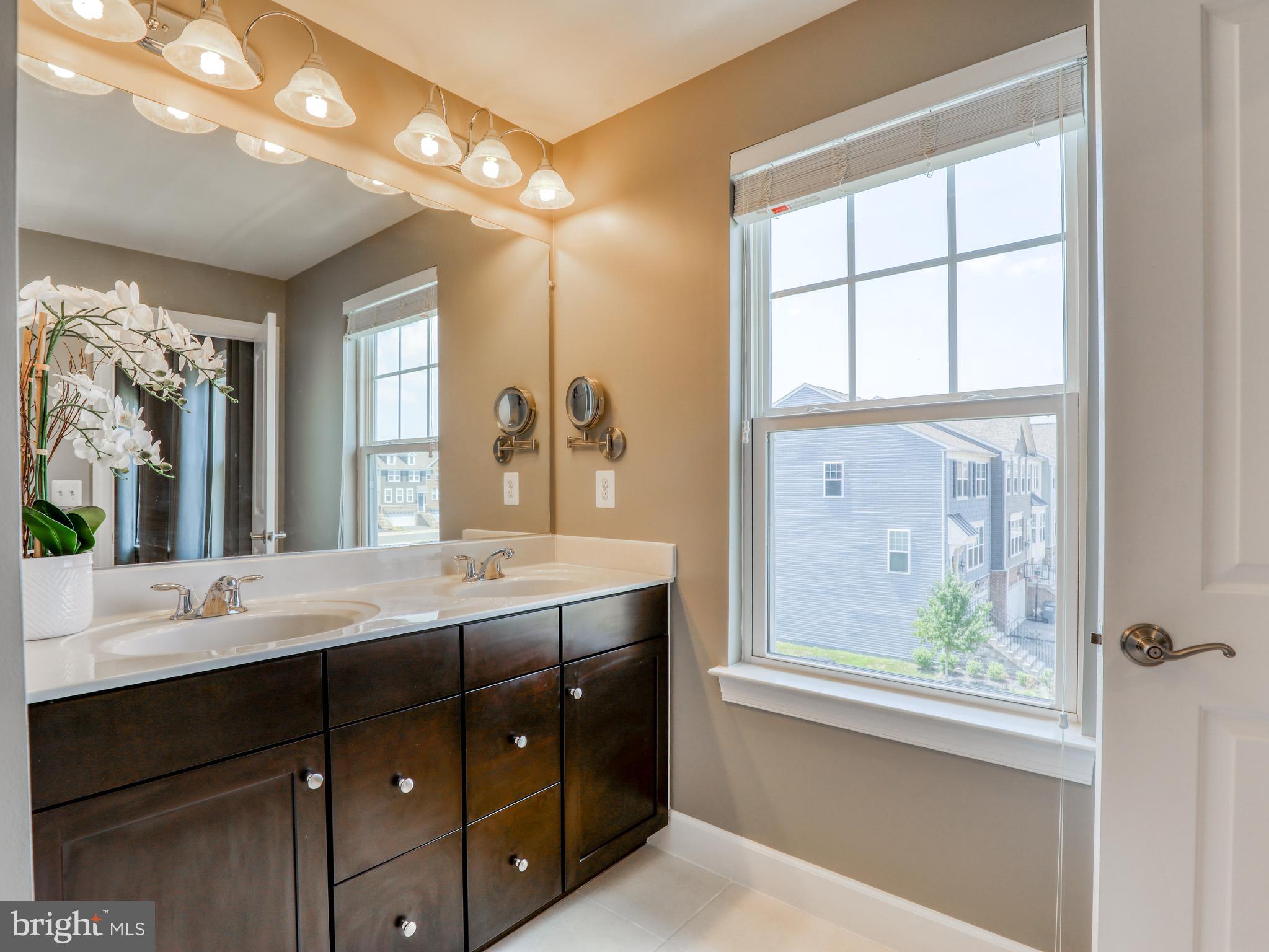 BRADLEY SQUARE - Residential