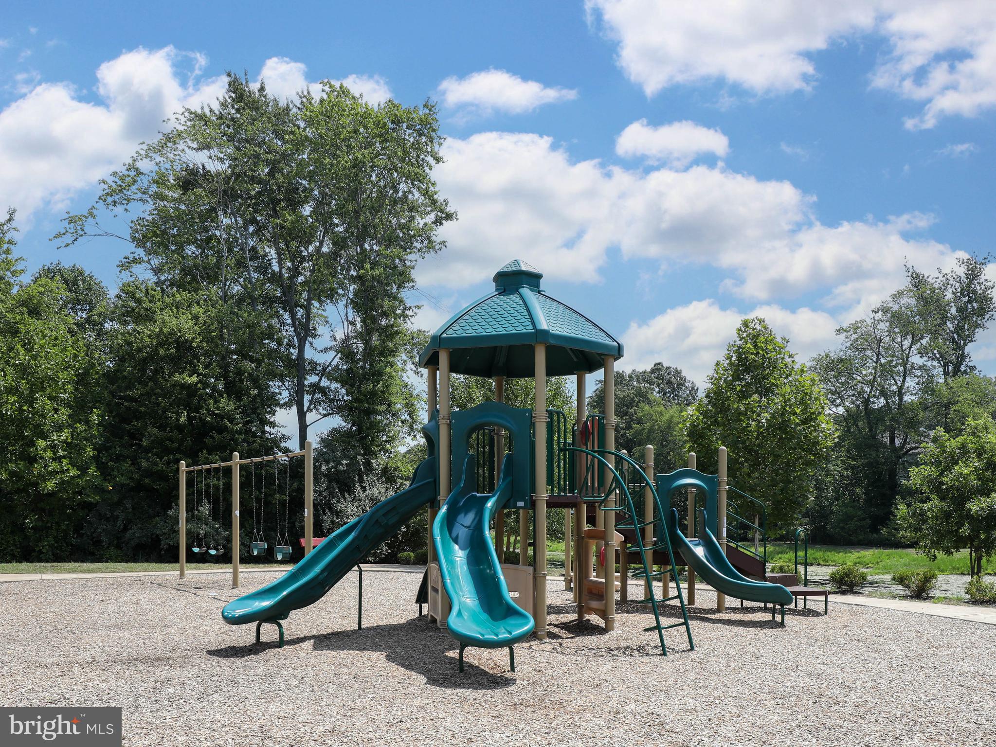 BRADLEY SQUARE - Residential