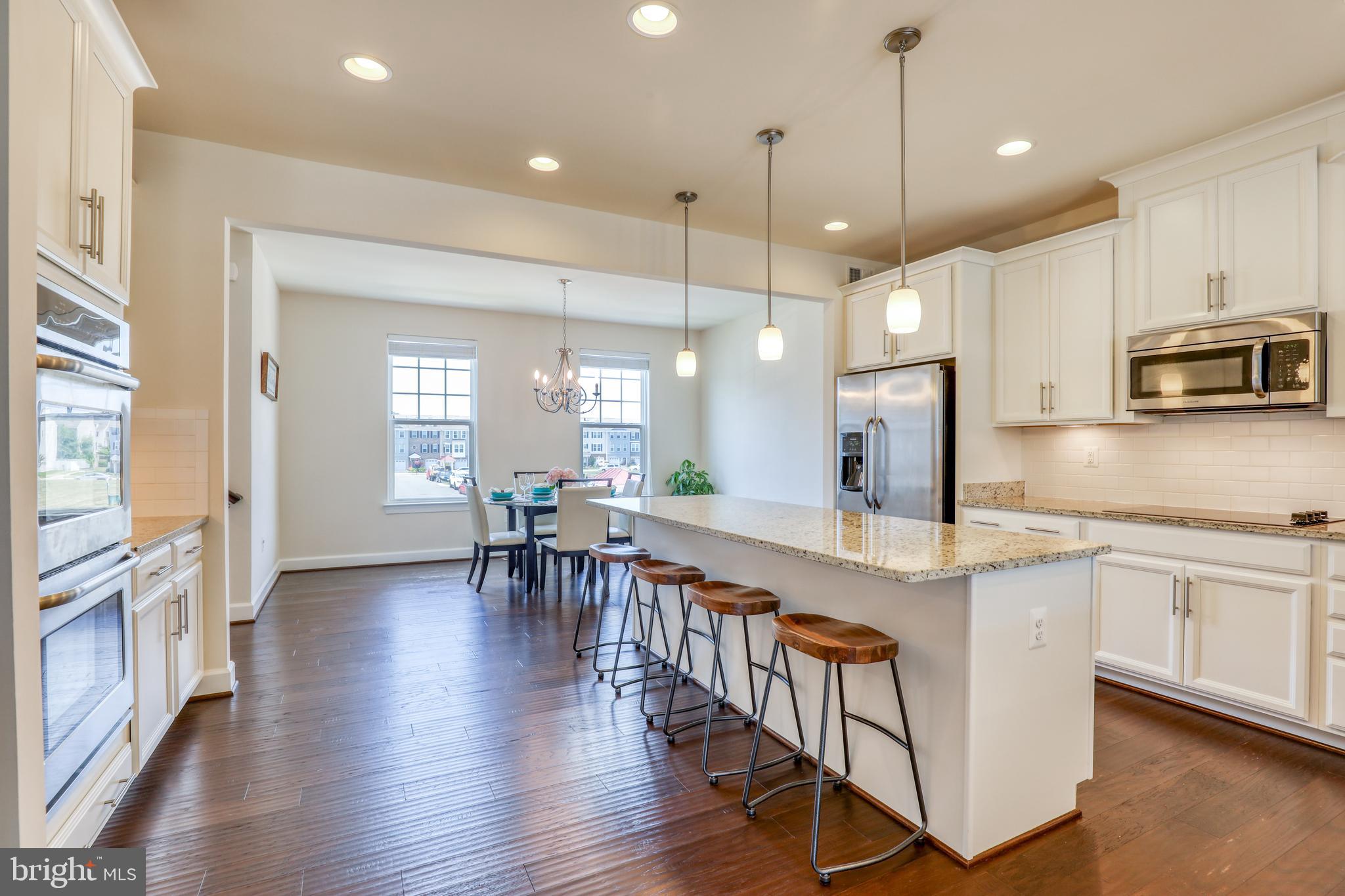 BRADLEY SQUARE - Residential