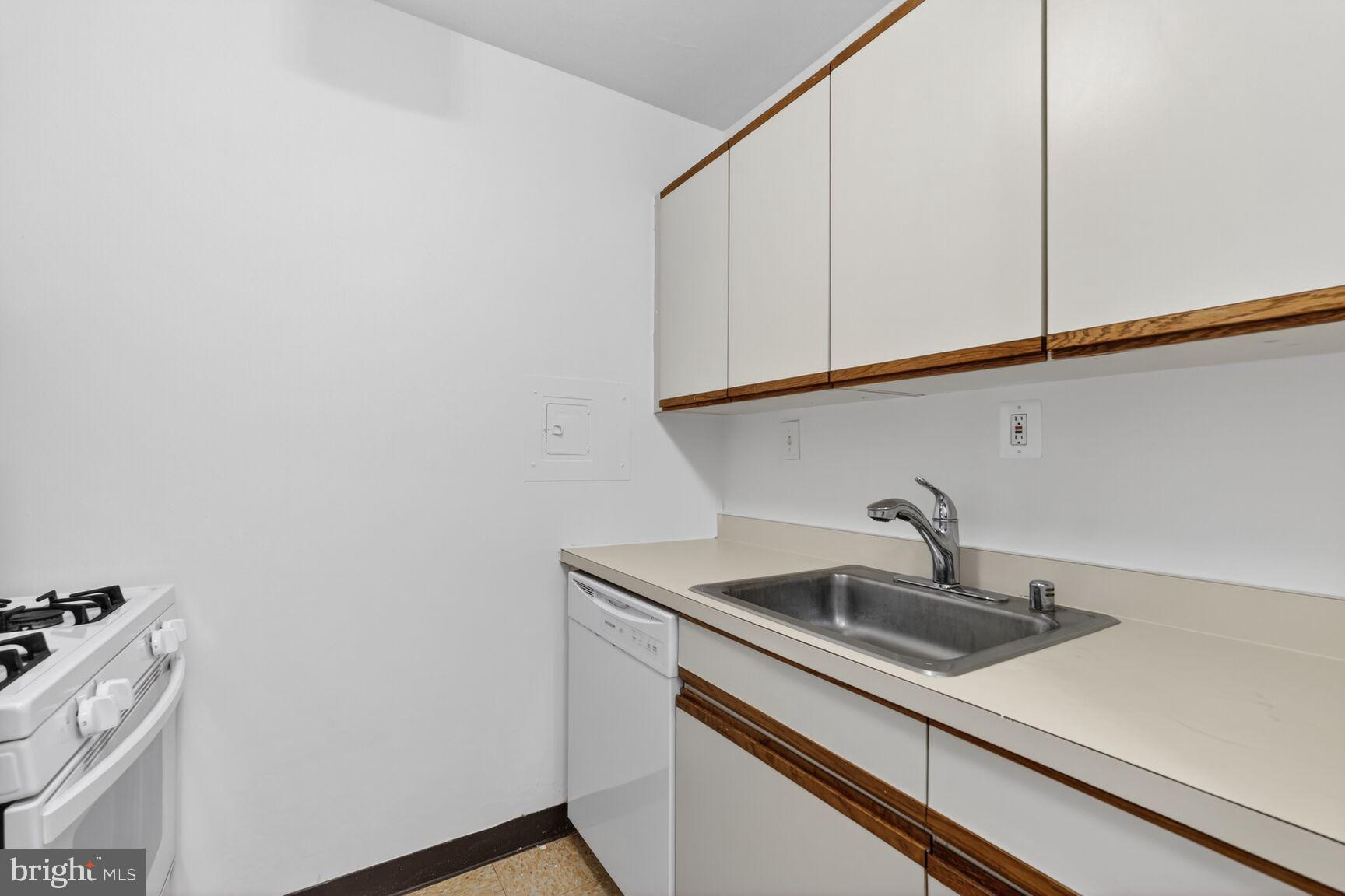 2030 F STREET NW 411