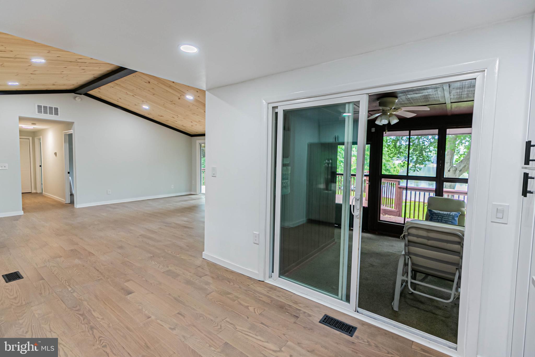 LAKE LAND OR - Residential