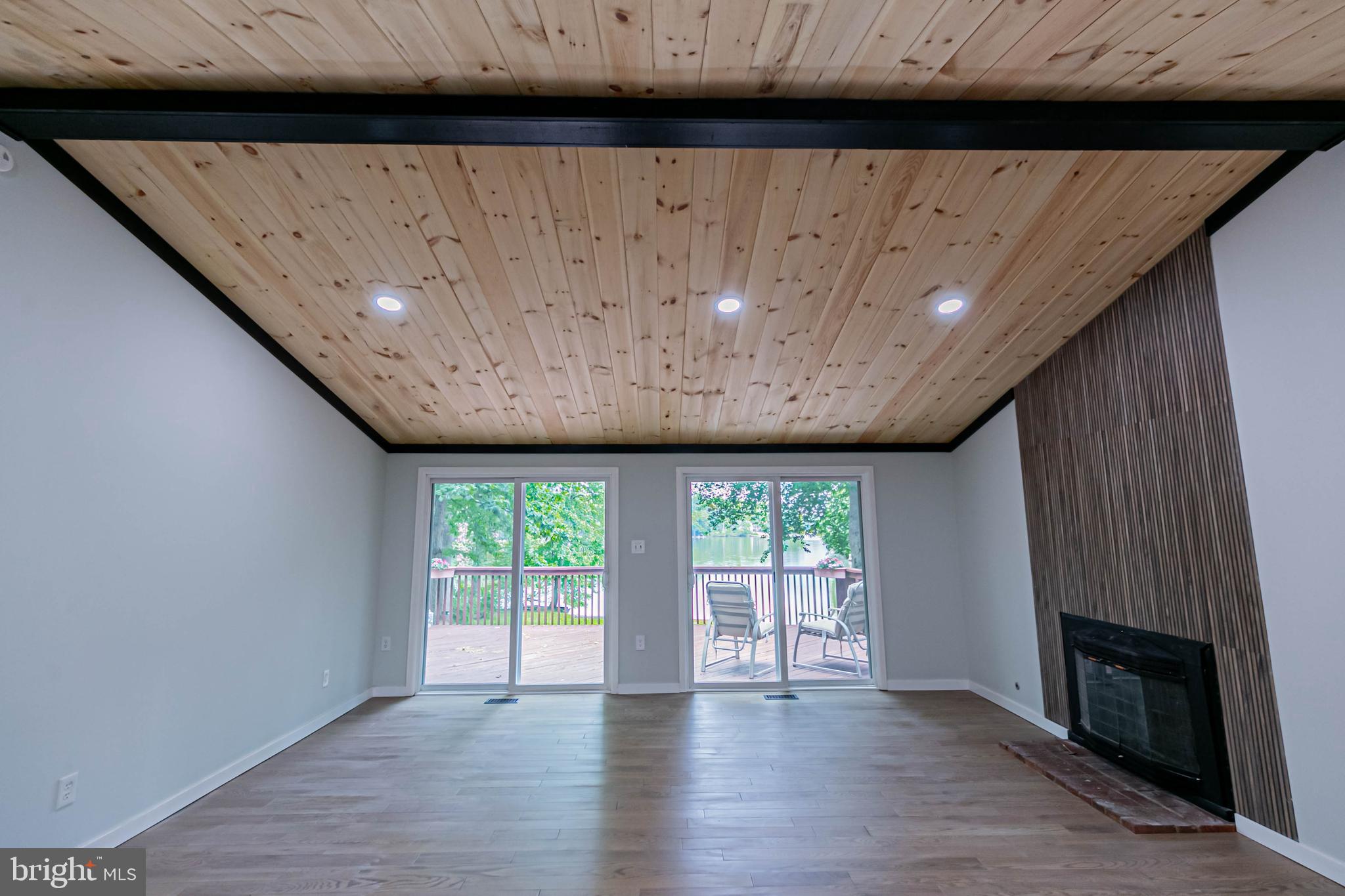 LAKE LAND OR - Residential