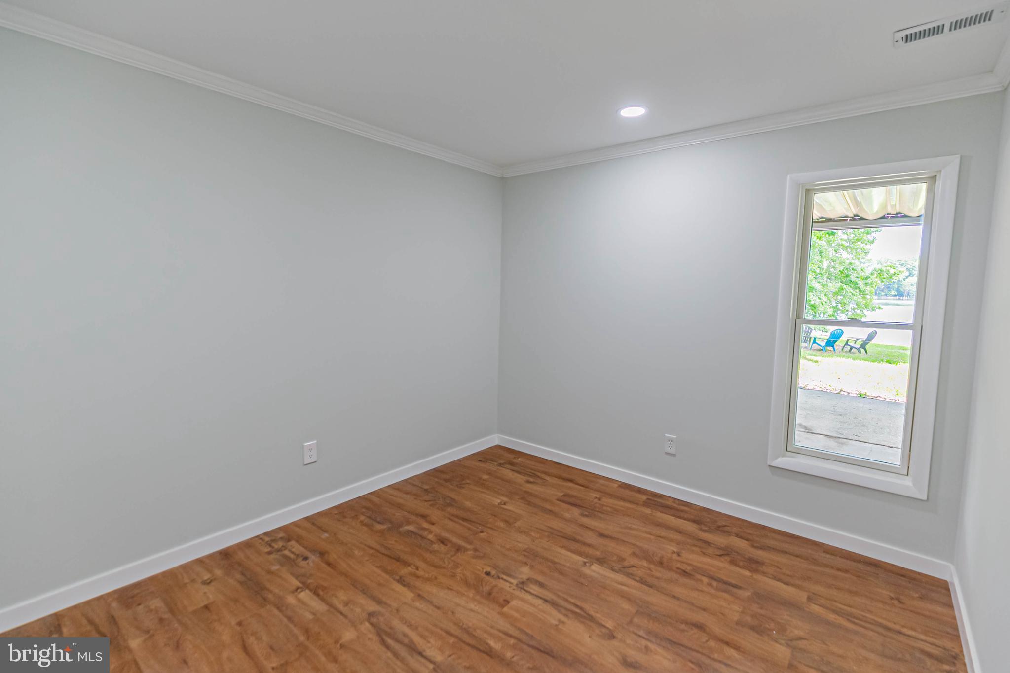 LAKE LAND OR - Residential