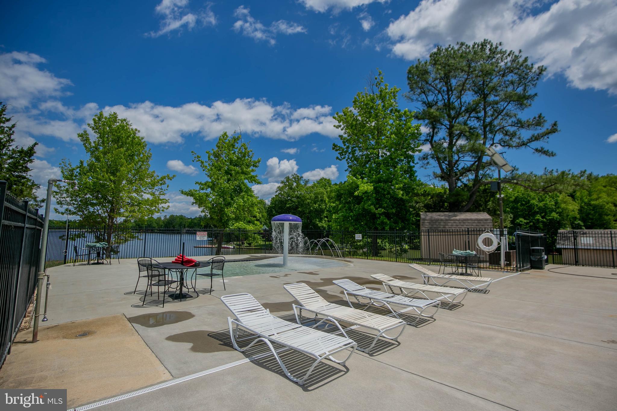 LAKE LAND OR - Residential