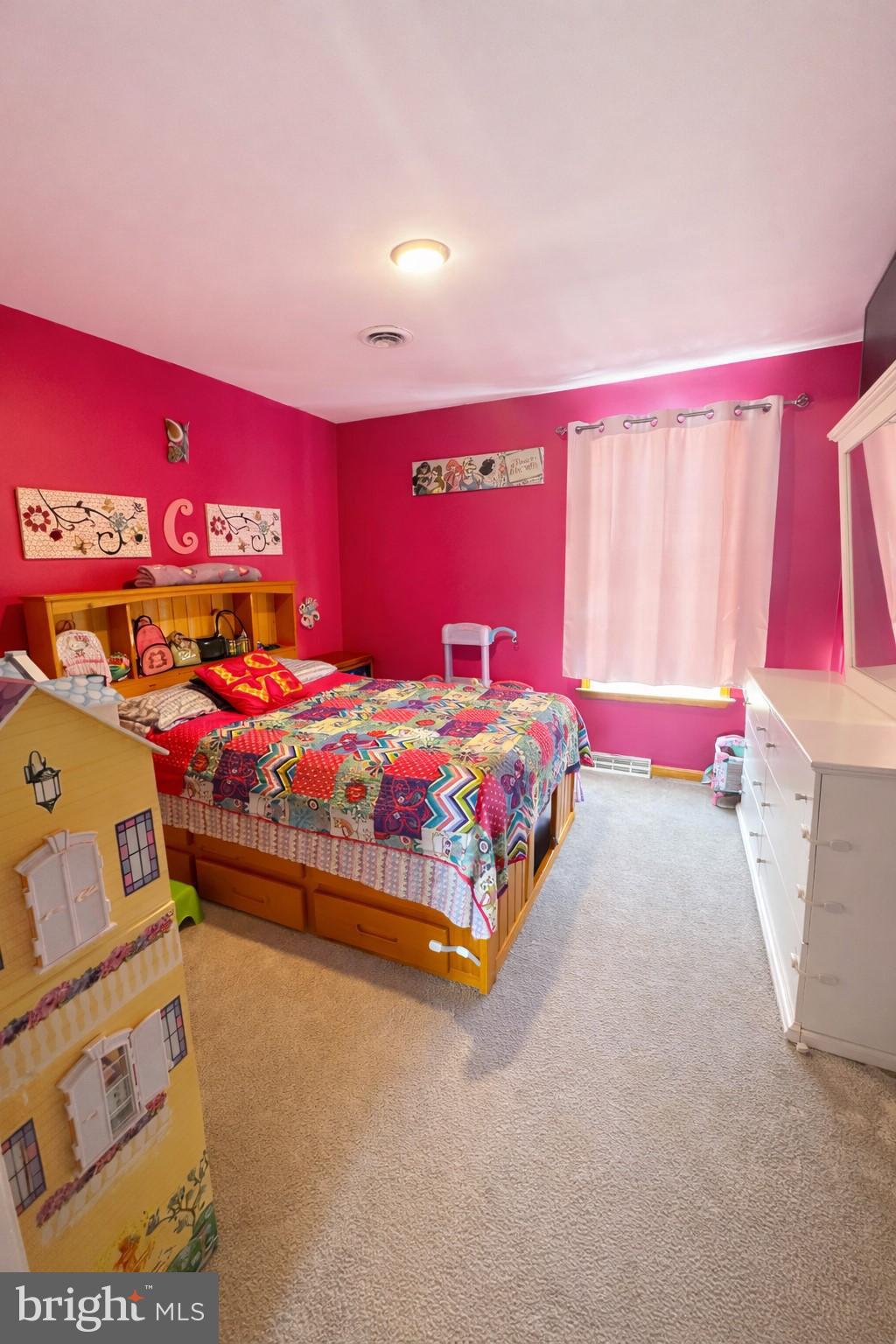 VILLAGE NORTH - Residential