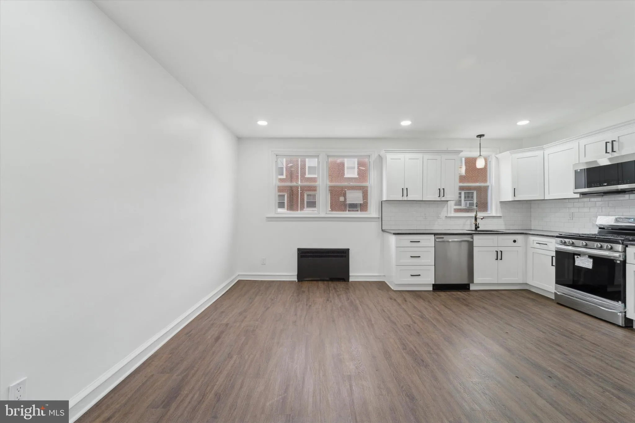 Philadelphia, Pennsylvania 19150, United States, 3 Bedrooms Bedrooms, ,2 BathroomsBathrooms,Residential,Active,4342