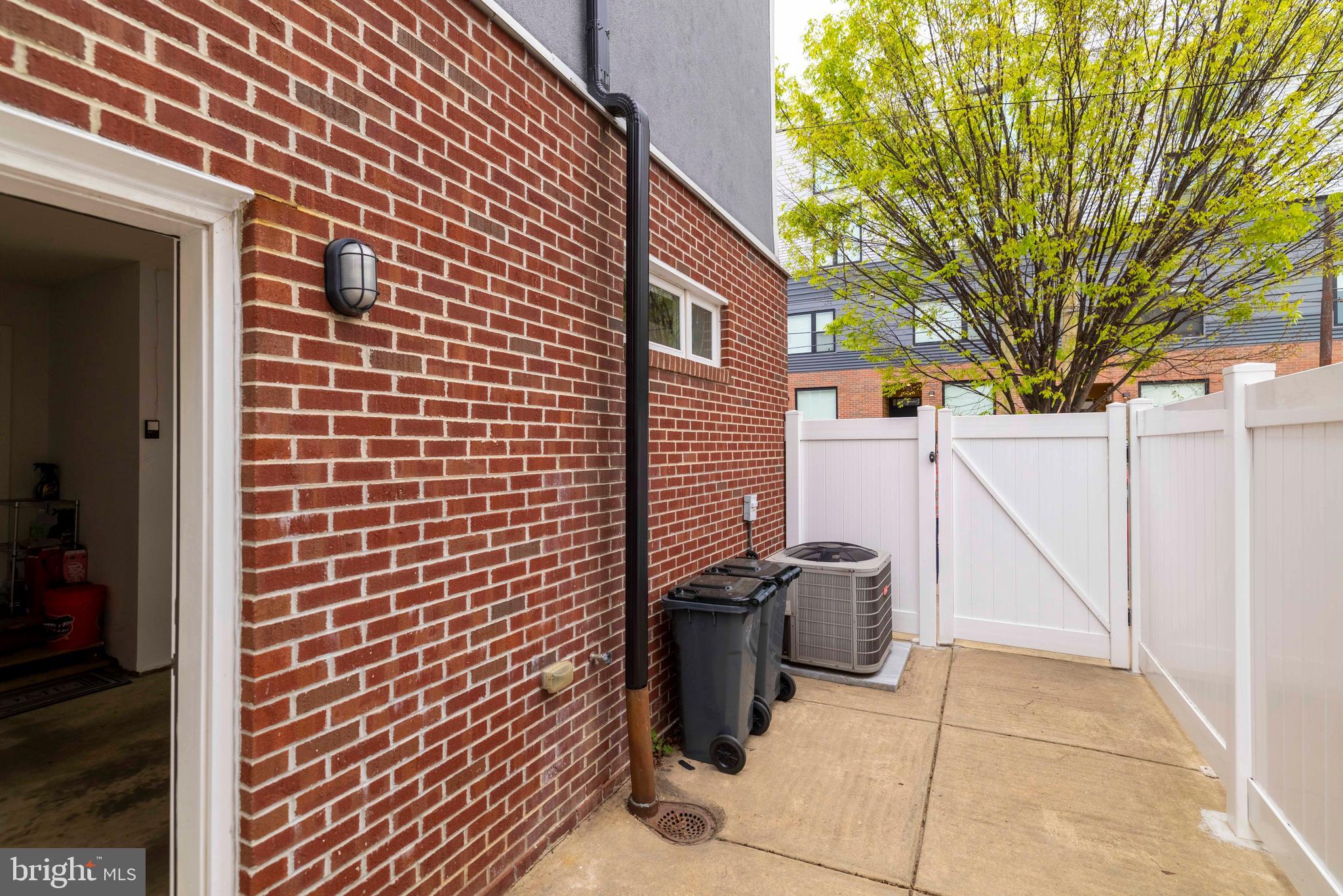 FAIRMOUNT - Residential