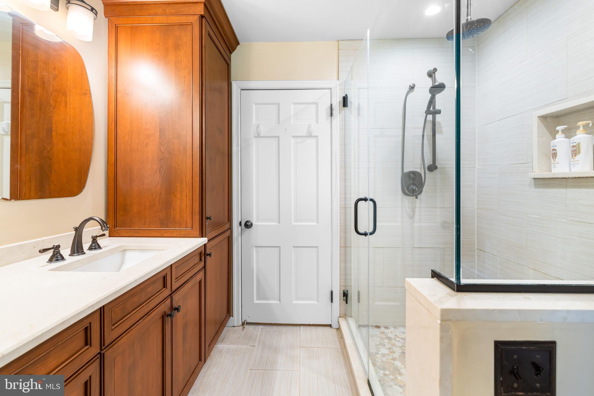 LAFAYETTE HILL - Residential