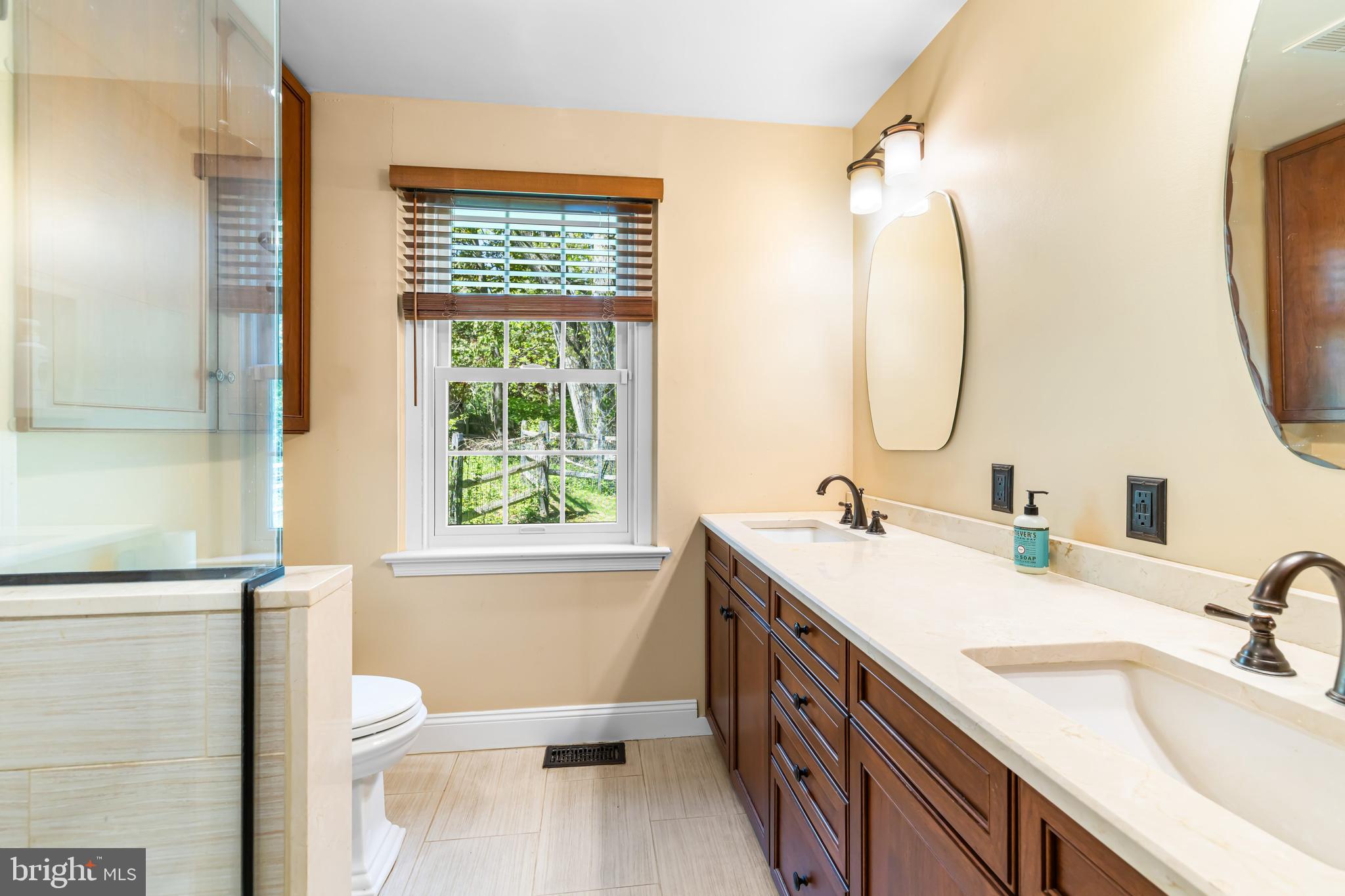 LAFAYETTE HILL - Residential