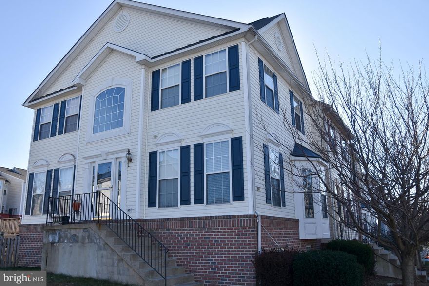 Must see EOG with side entry giving layout of home a completely different appearance. Well maintained with fenced yard, hardwood floors on 1st level and finished LL. Adjacent to shopping, restaurants and I95. Development has pool and clubhouse, tot lot and walking paths. 42" cabinets in kitchen and 9' ceilings.