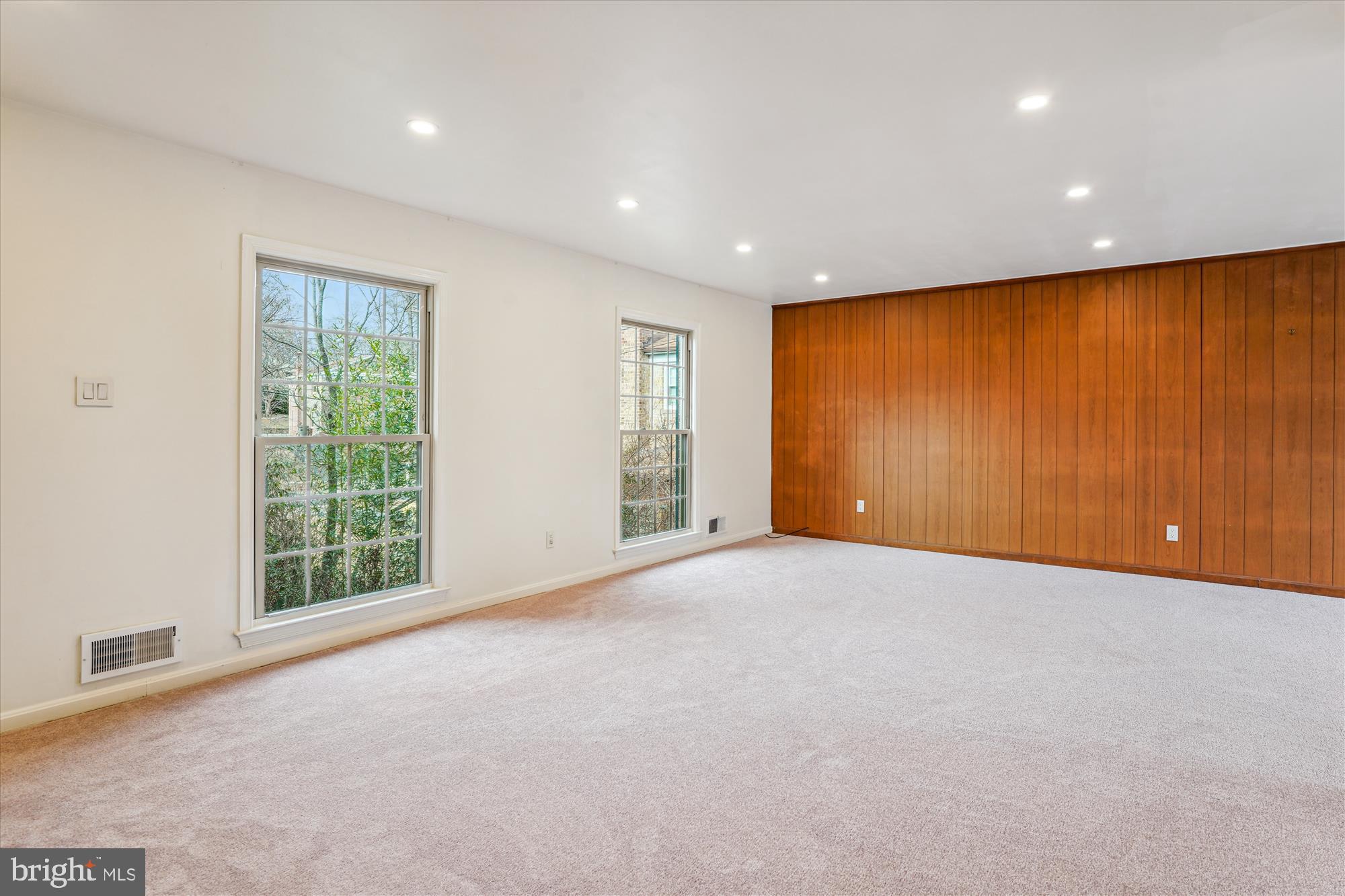 POTOMAC WOODS - Residential Lease