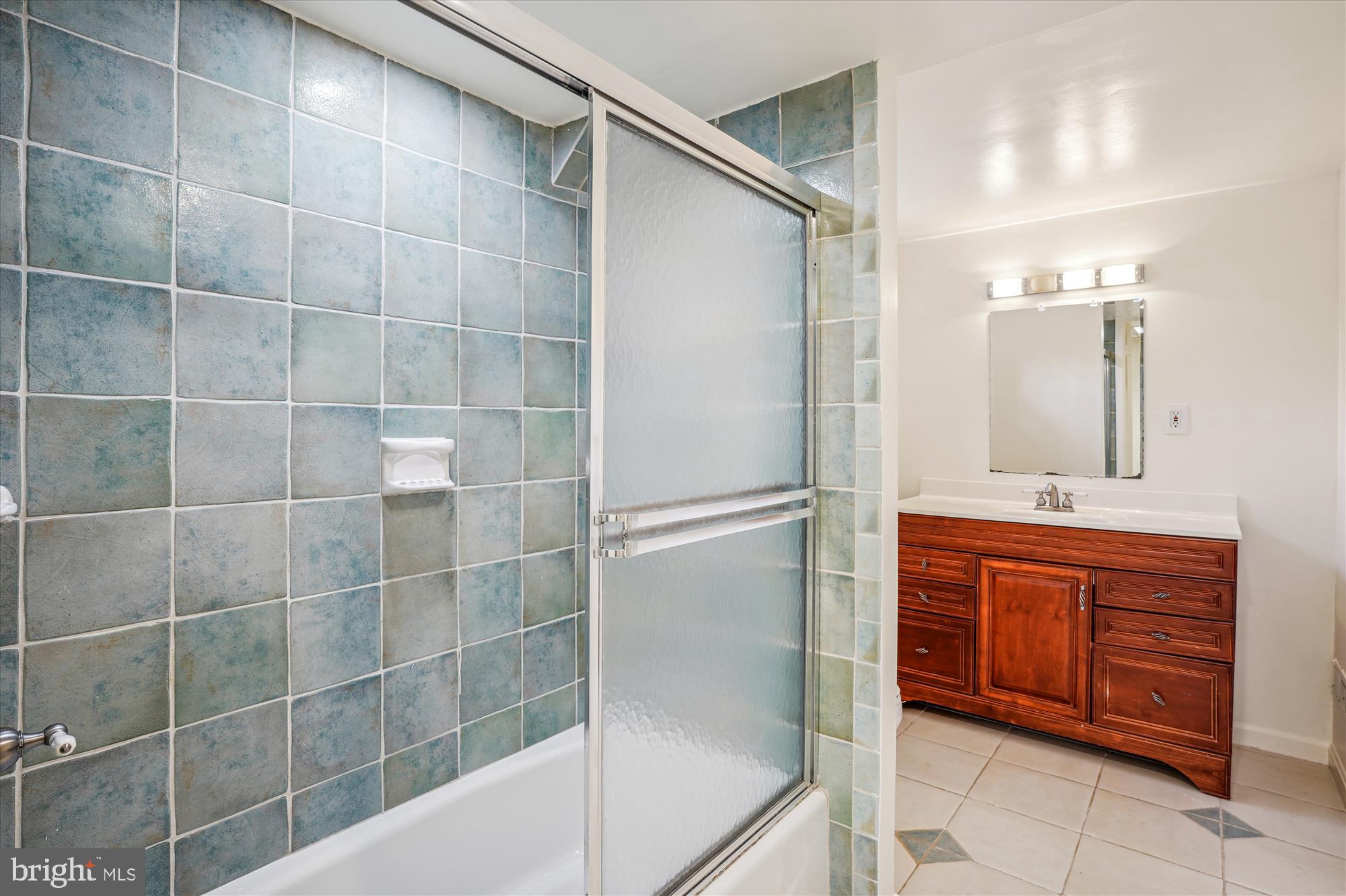 POTOMAC WOODS - Residential Lease