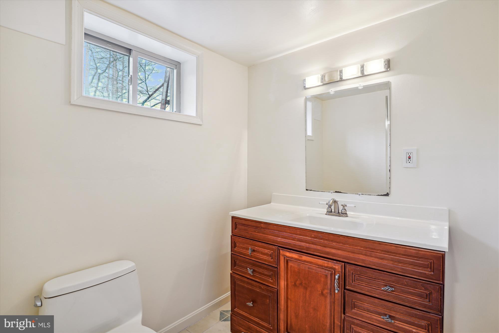 POTOMAC WOODS - Residential Lease