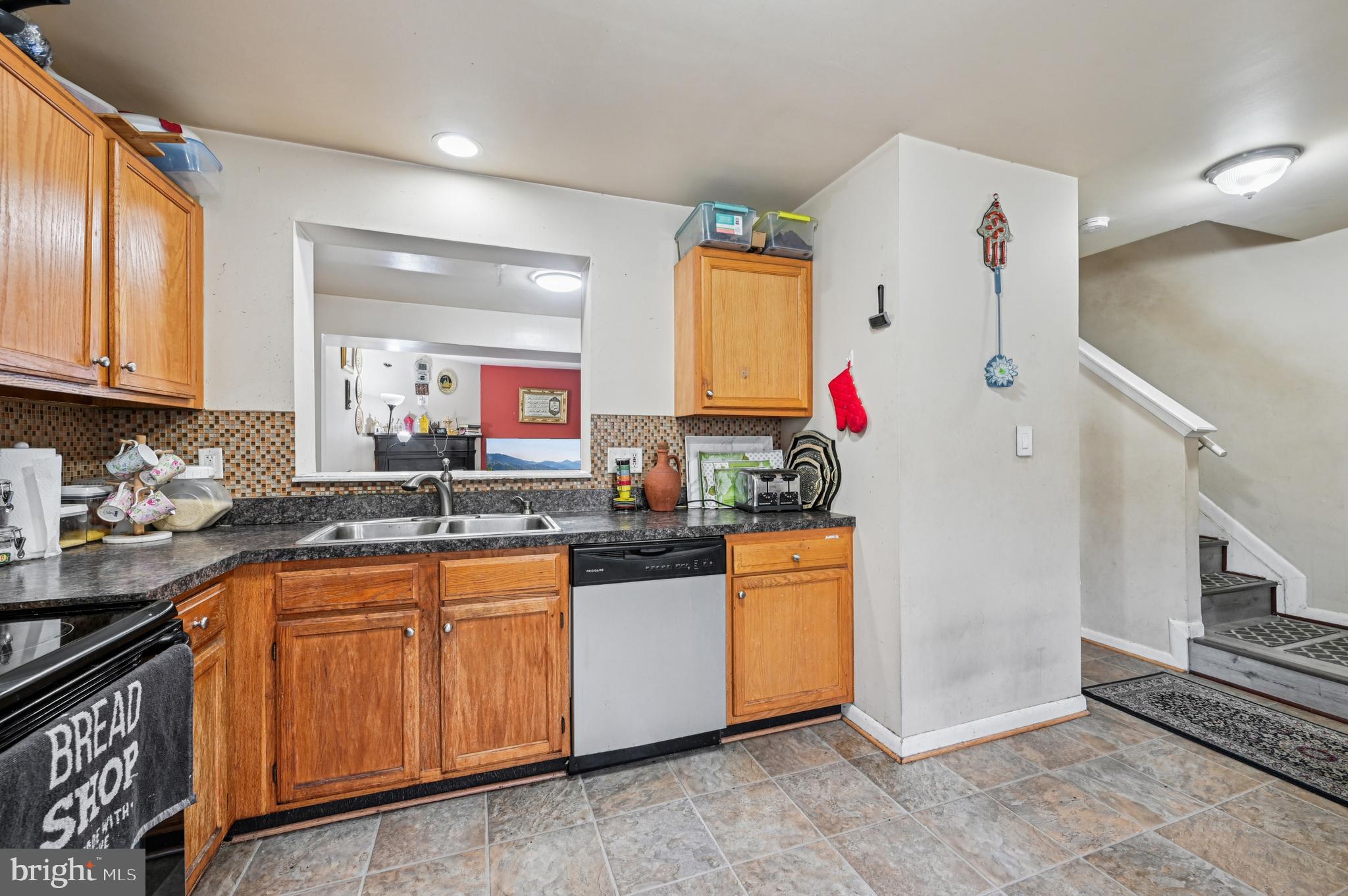 CHASE MANOR - Residential