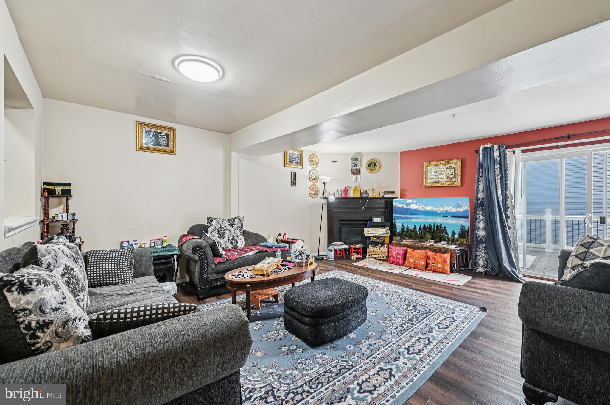 CHASE MANOR - Residential