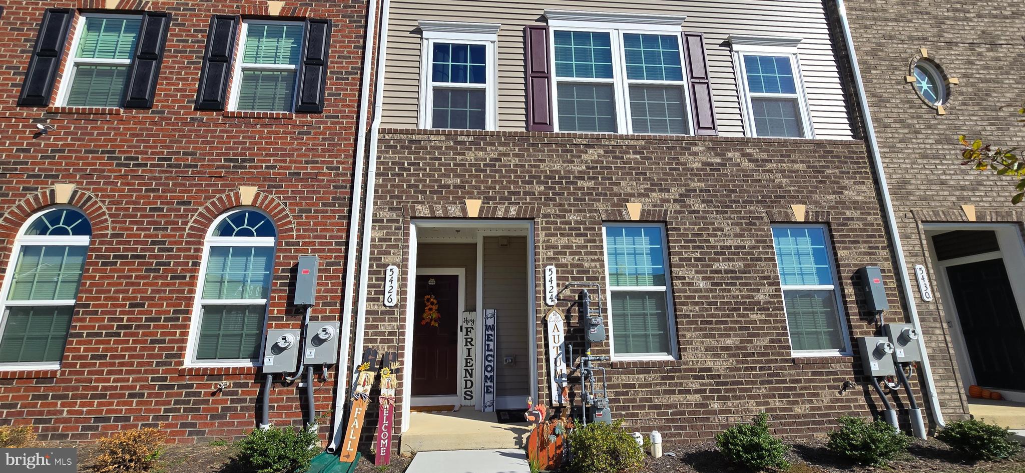 5426 GREENPOINT LANE