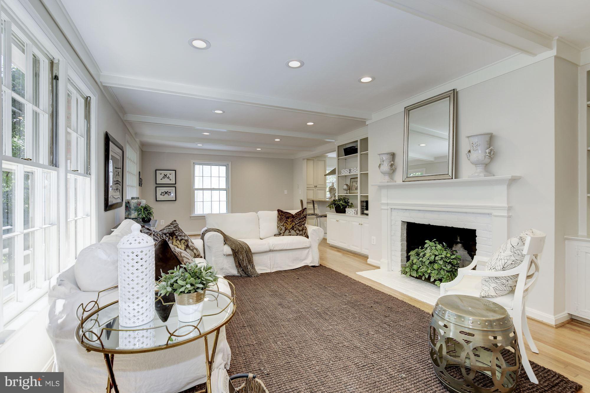 RIVER FALLS - Residential