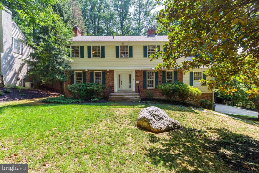 Popular, fully renov "Ashdown" w/double door entry opening to sweeping staircase& front-to-back, Baby Grand Piano size Living Rm. Top of the line renov Gourmet Kitchen open to large Family Rm/Breakfast Rm w/built-in bookcases, wood burning FP.  Fully fin Lwr Lvl, lg Rec Rm w/full wall of storage, wood burning FP, Au Pair Suite. Fenced, lvl backyard. Mins to C&O Canal. Quick Possession. Whitman!