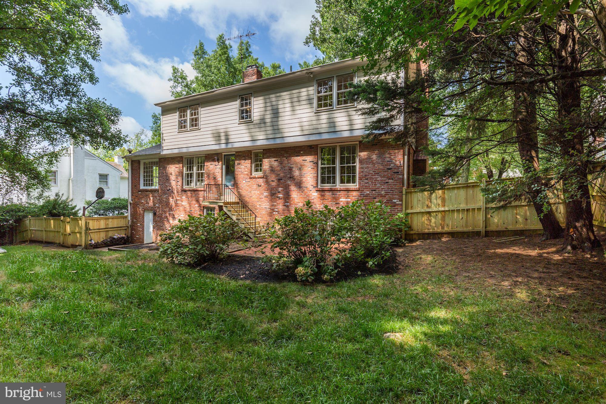 RIVER FALLS - Residential