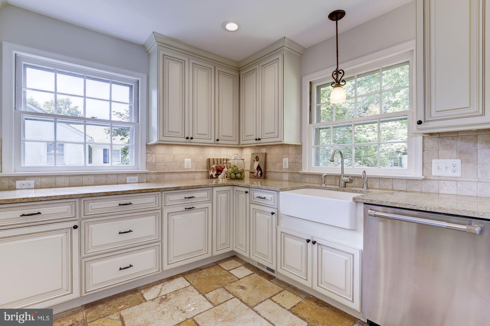 RIVER FALLS - Residential