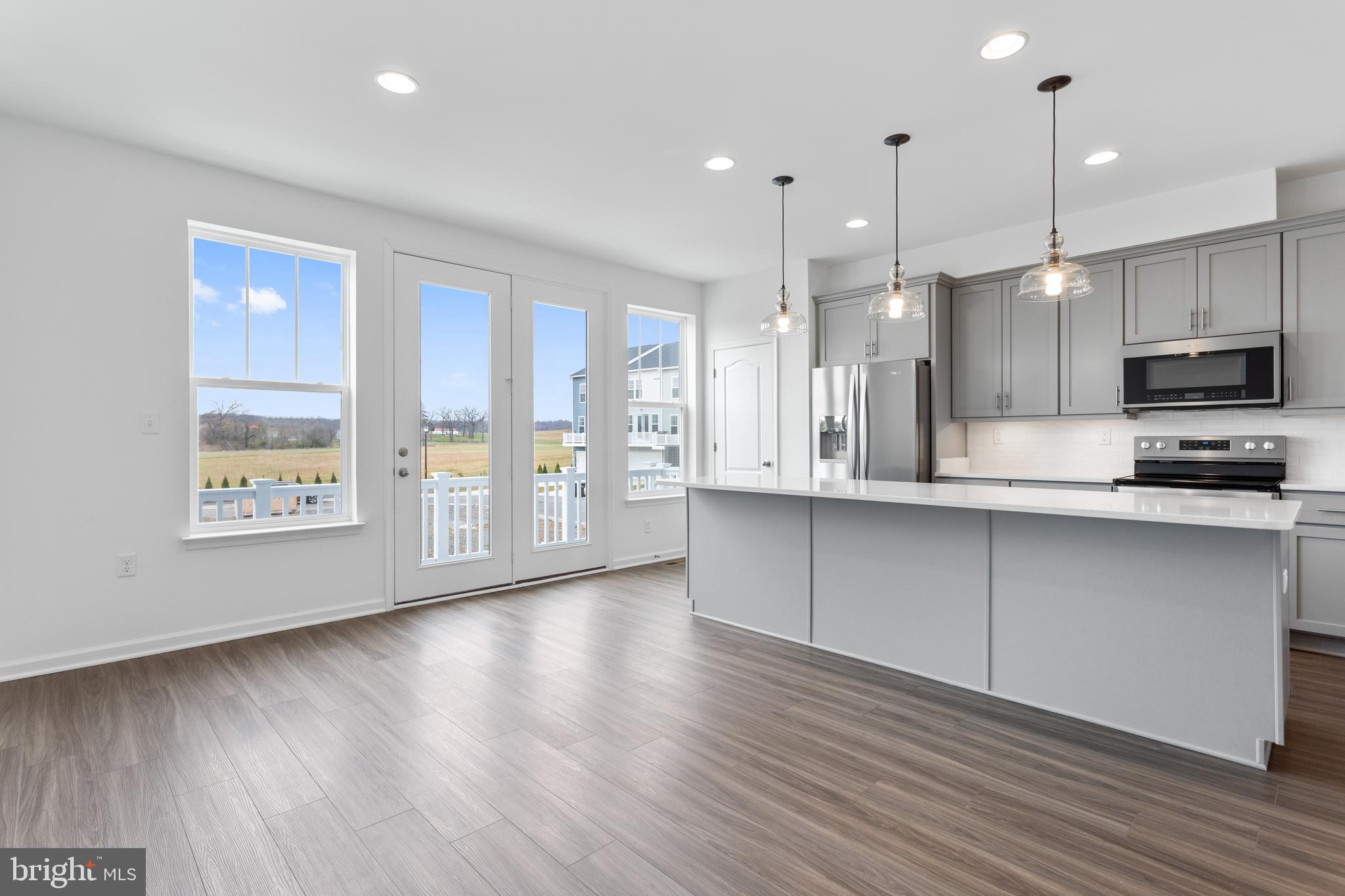 LOFTS AT CREEKSIDE - Residential