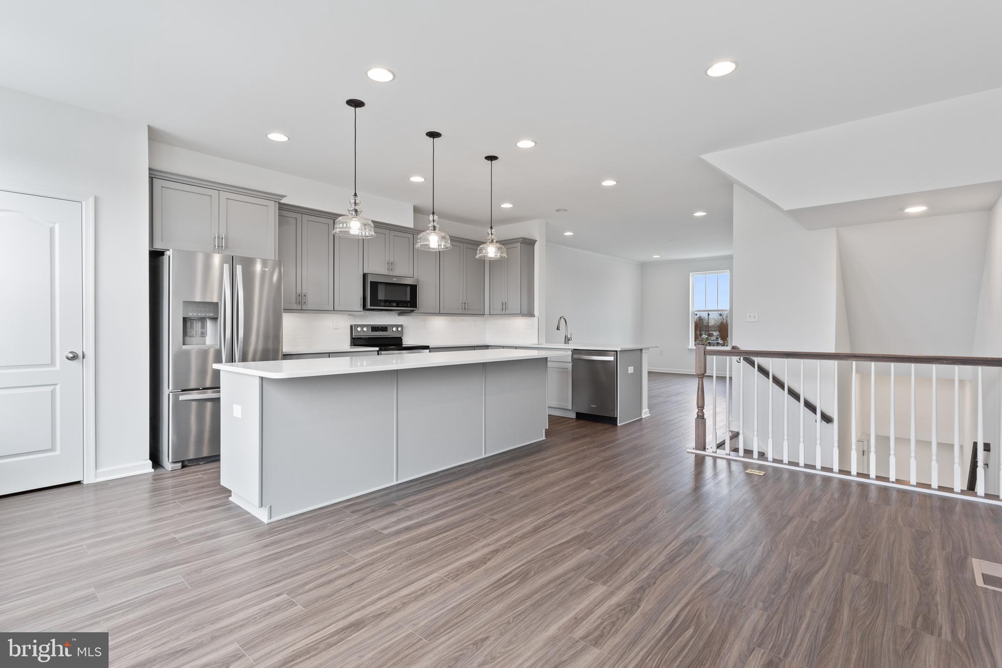 LOFTS AT CREEKSIDE - Residential