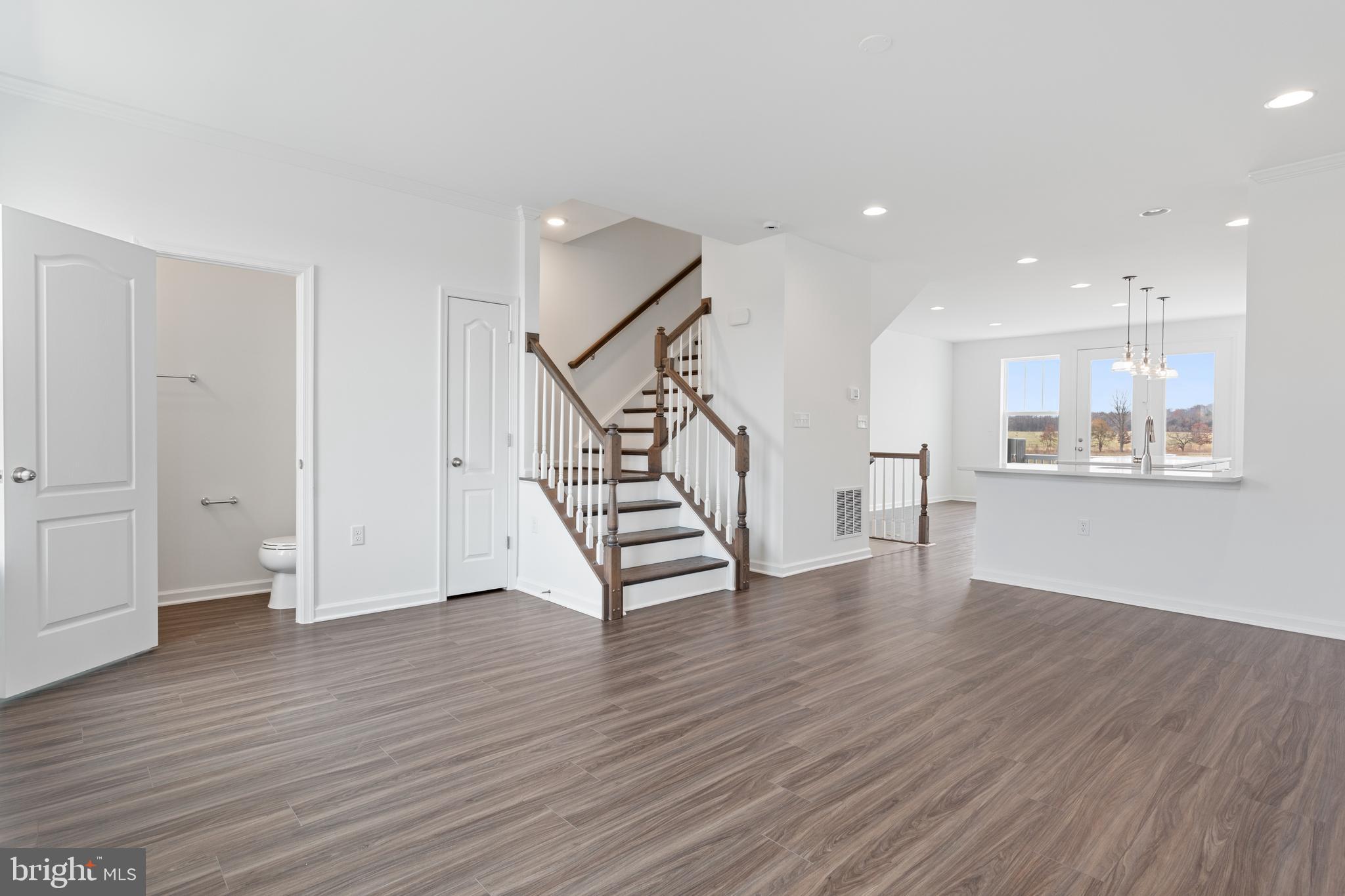 LOFTS AT CREEKSIDE - Residential