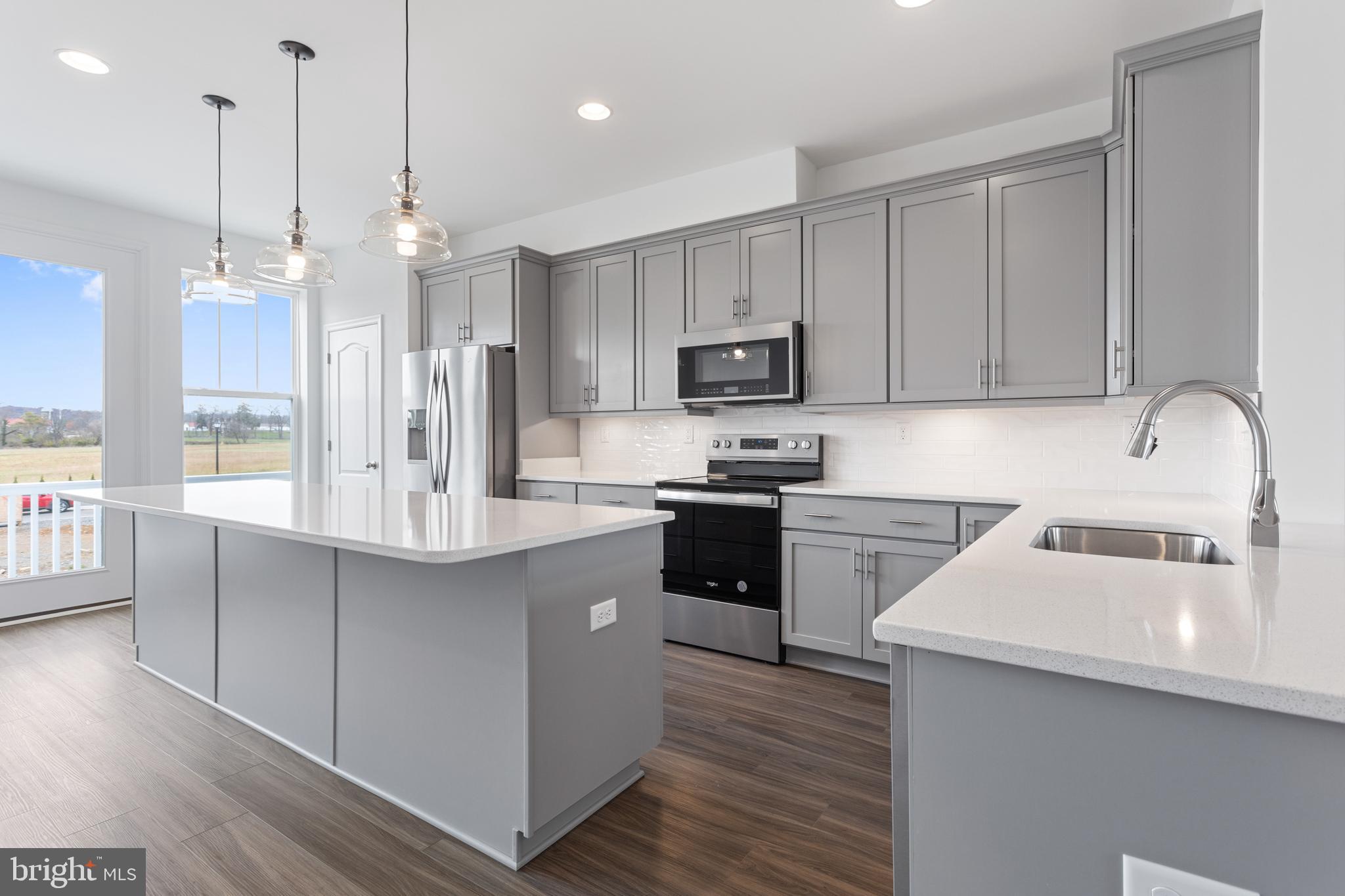 LOFTS AT CREEKSIDE - Residential