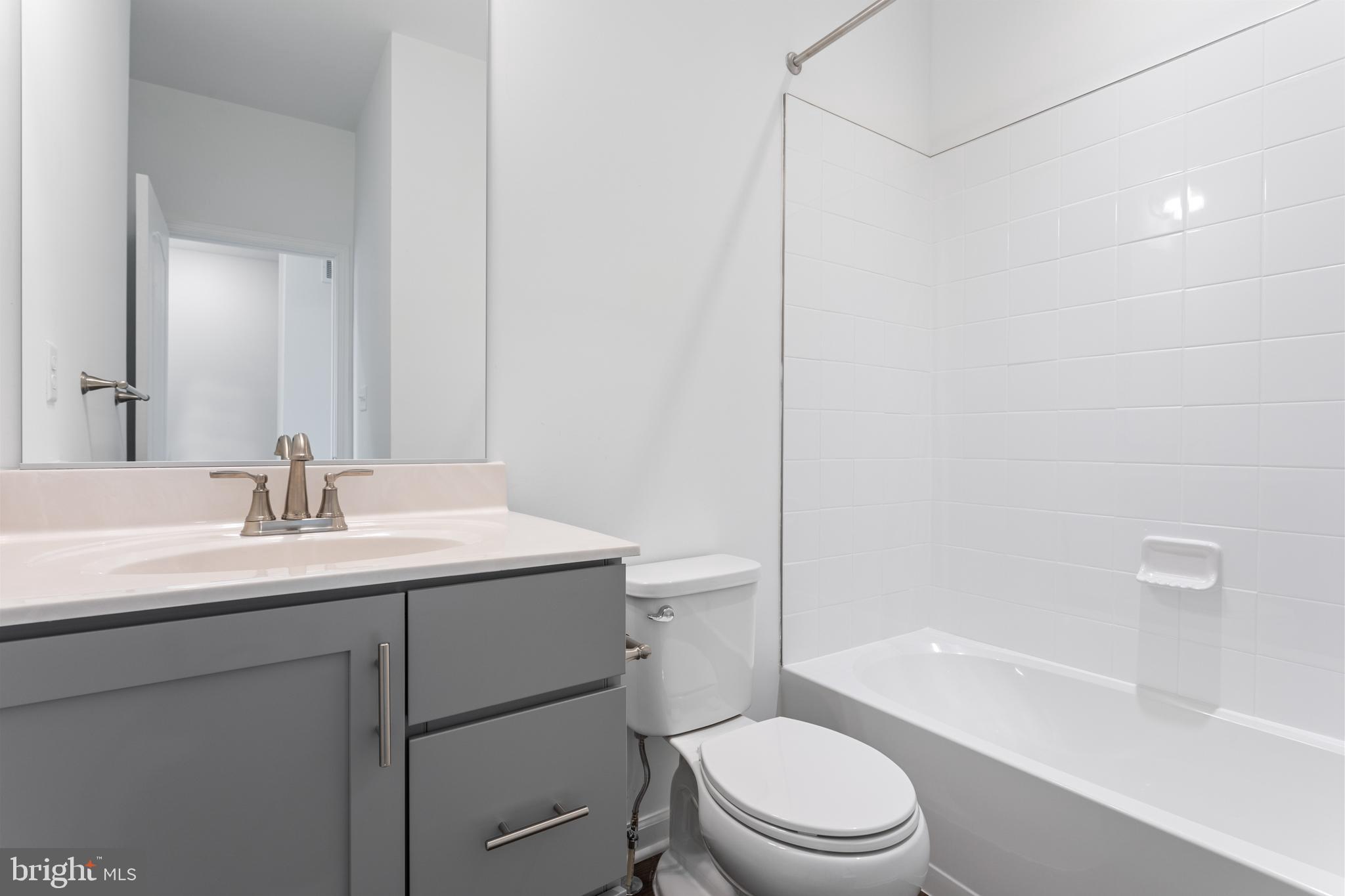 LOFTS AT CREEKSIDE - Residential